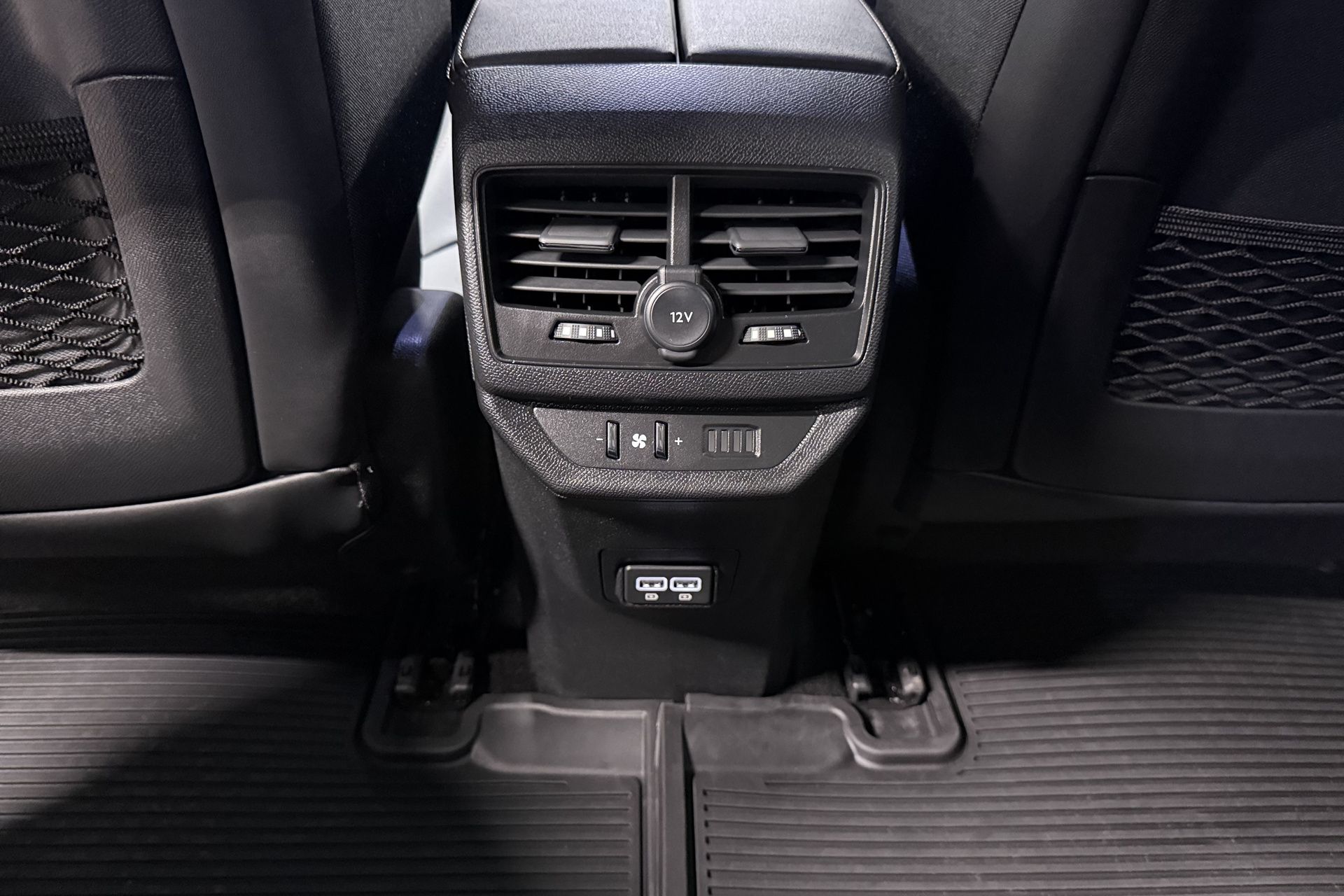 Vehicle gallery image 41