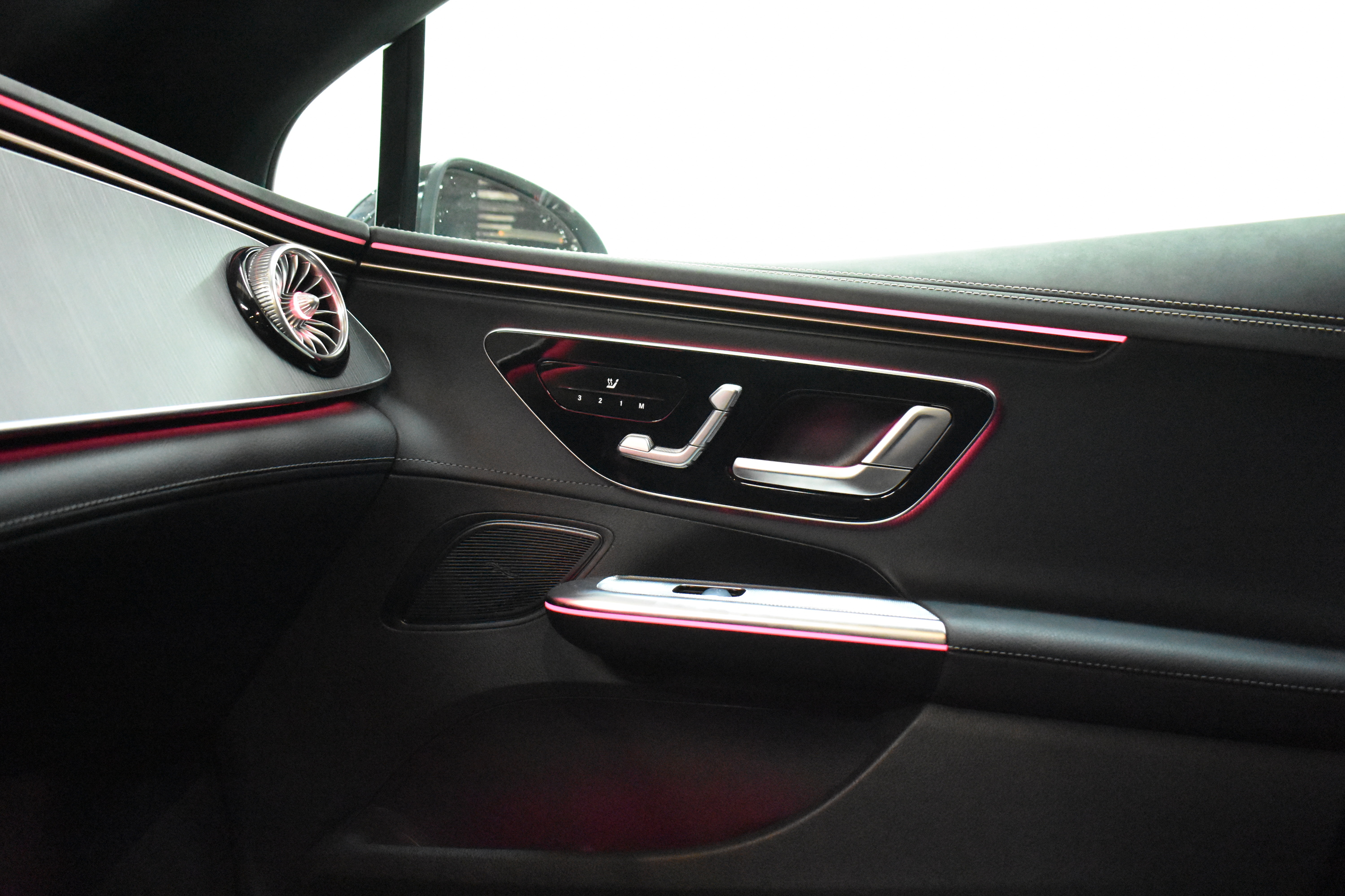 Vehicle gallery image 19