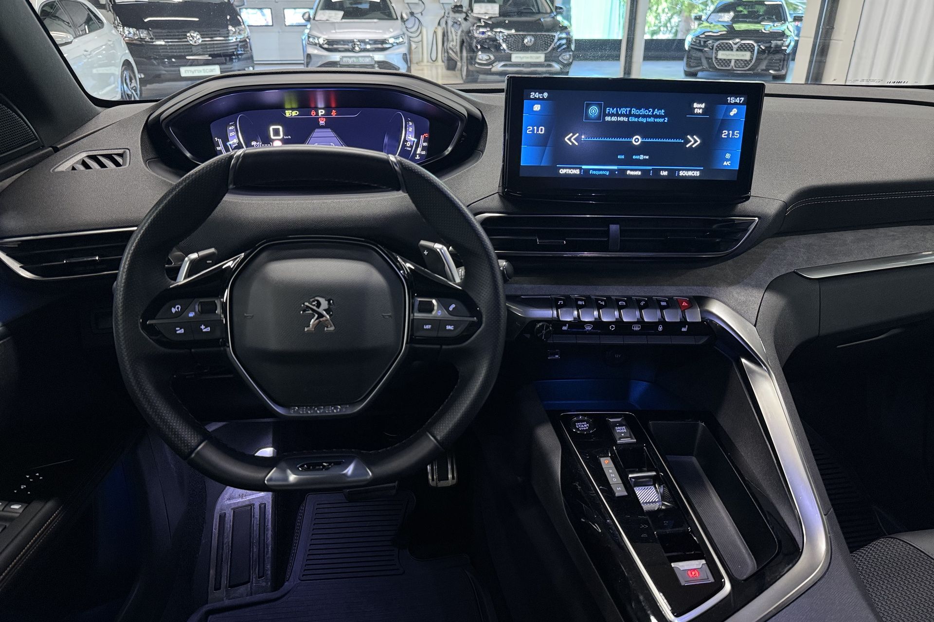 Vehicle gallery image 19