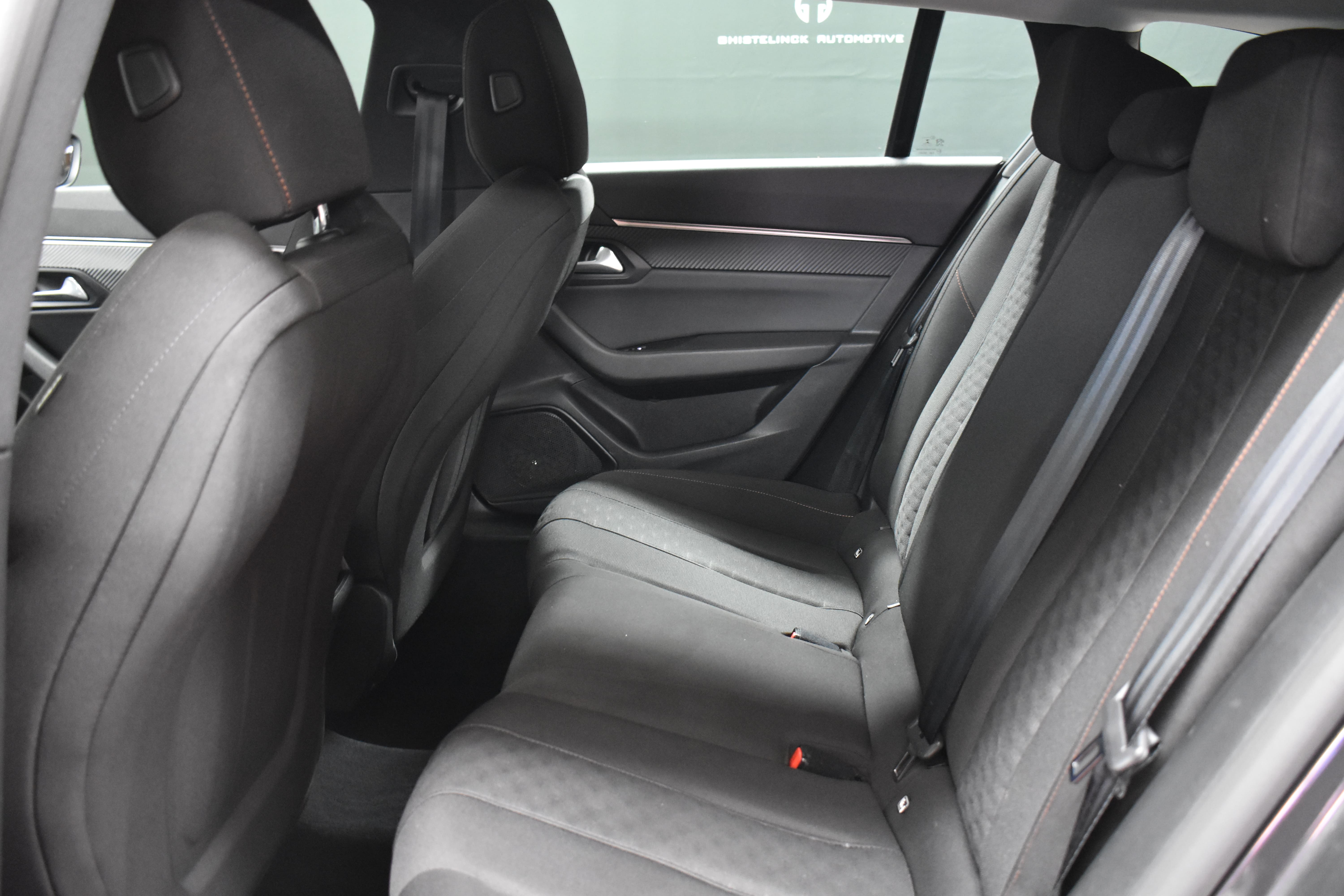 Vehicle gallery image 6