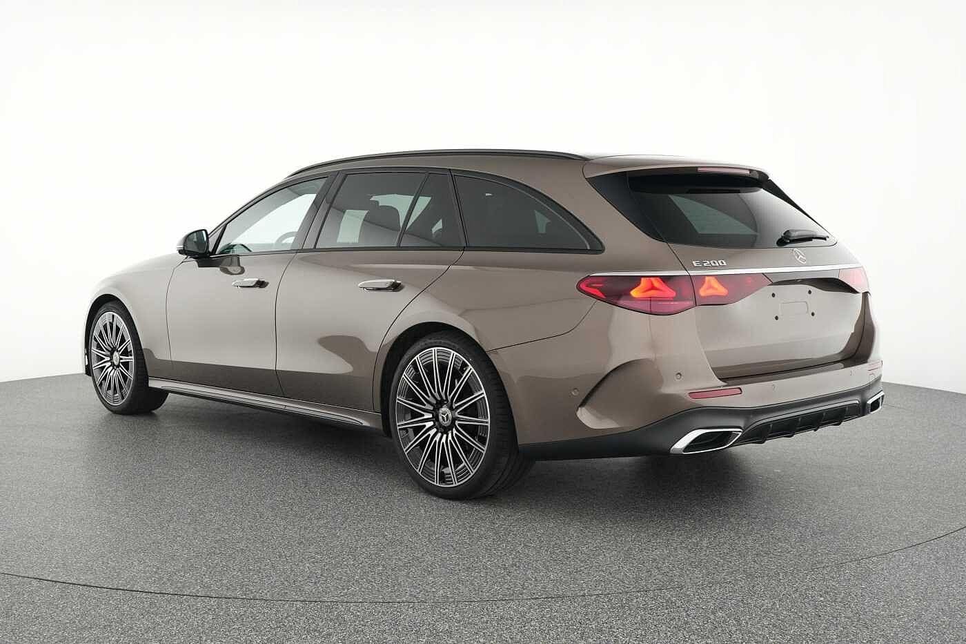 Vehicle gallery image 6