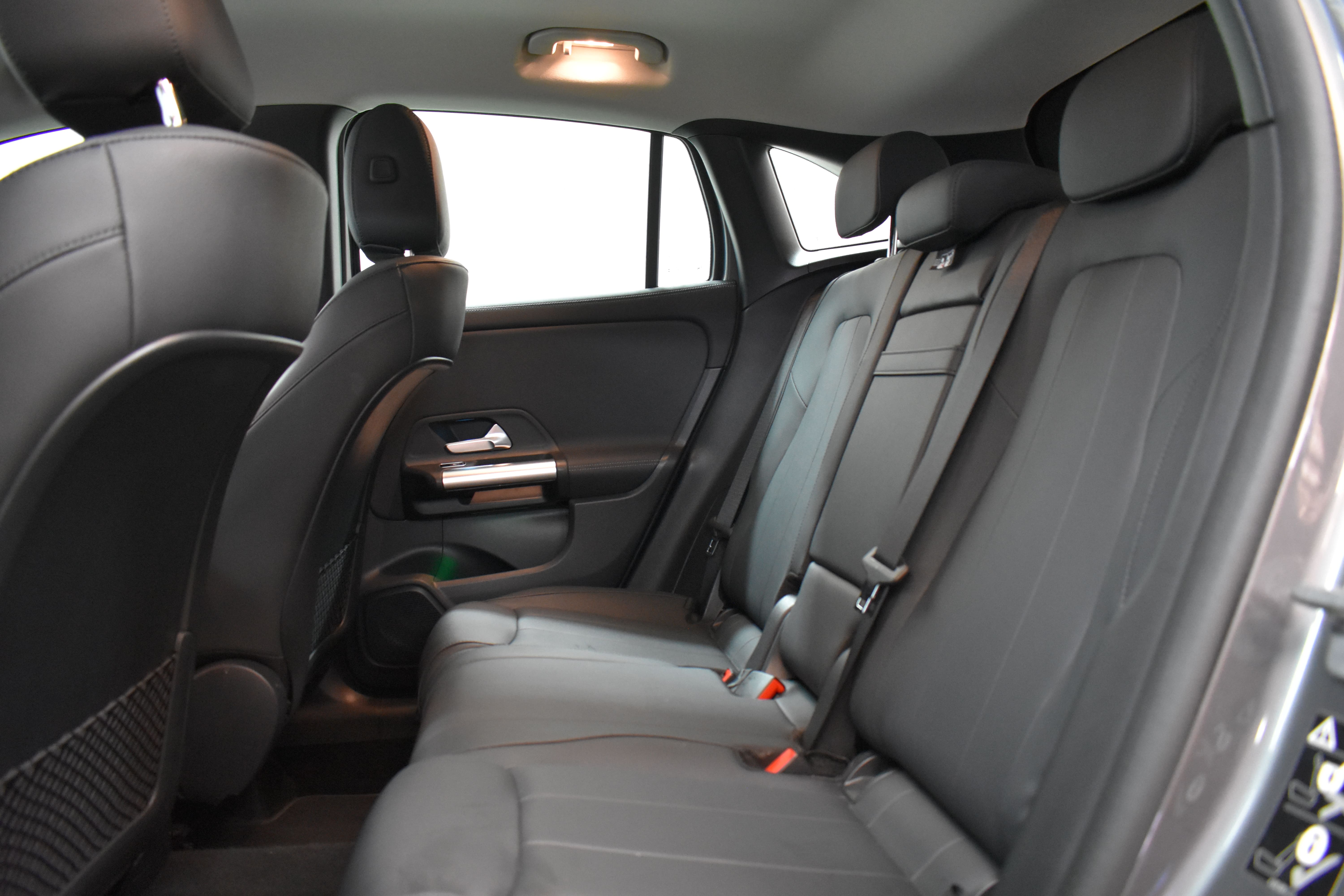 Vehicle gallery image 8