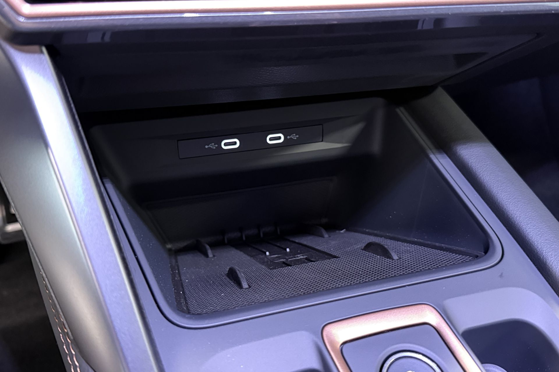 Vehicle gallery image 38