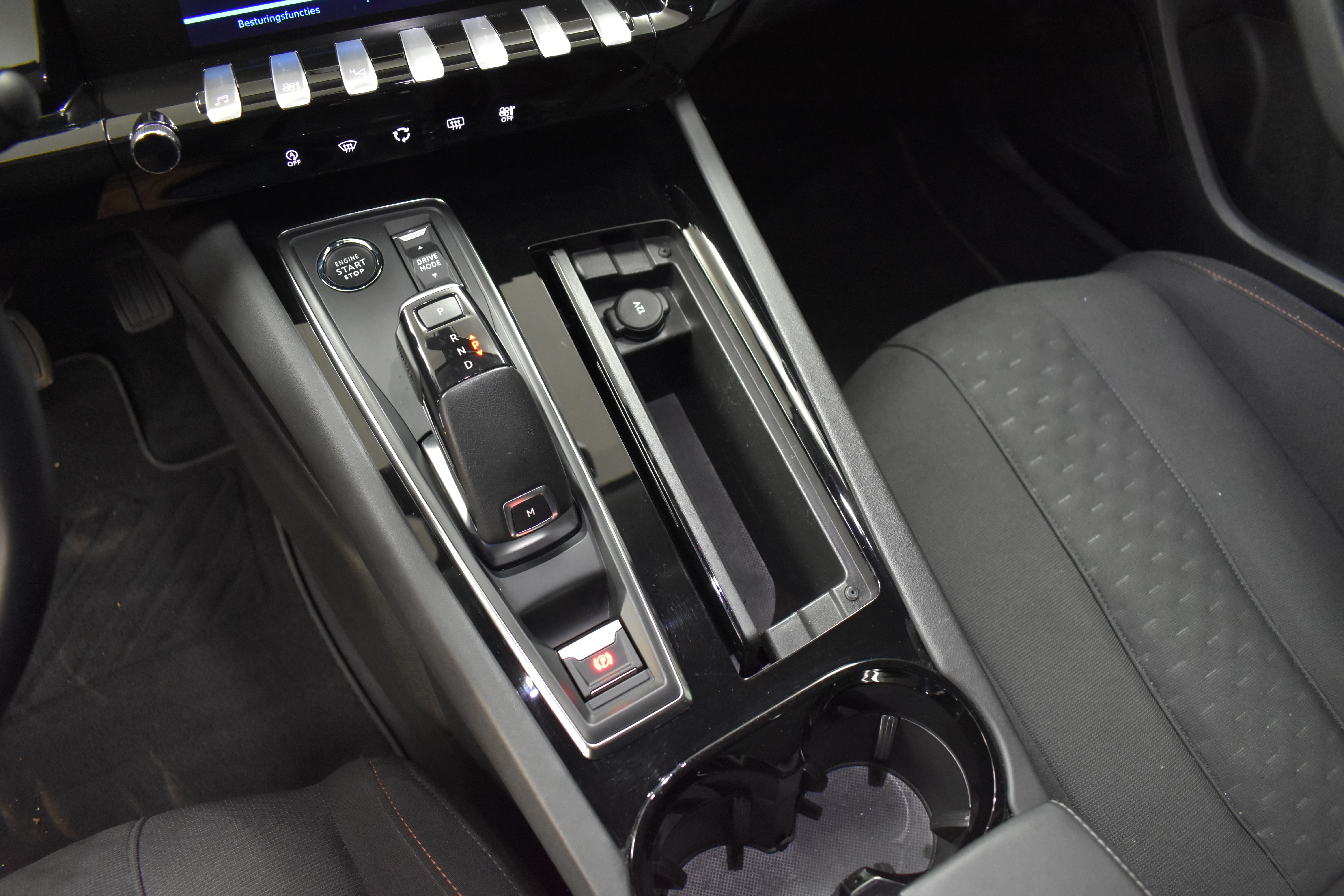 Vehicle gallery image 9