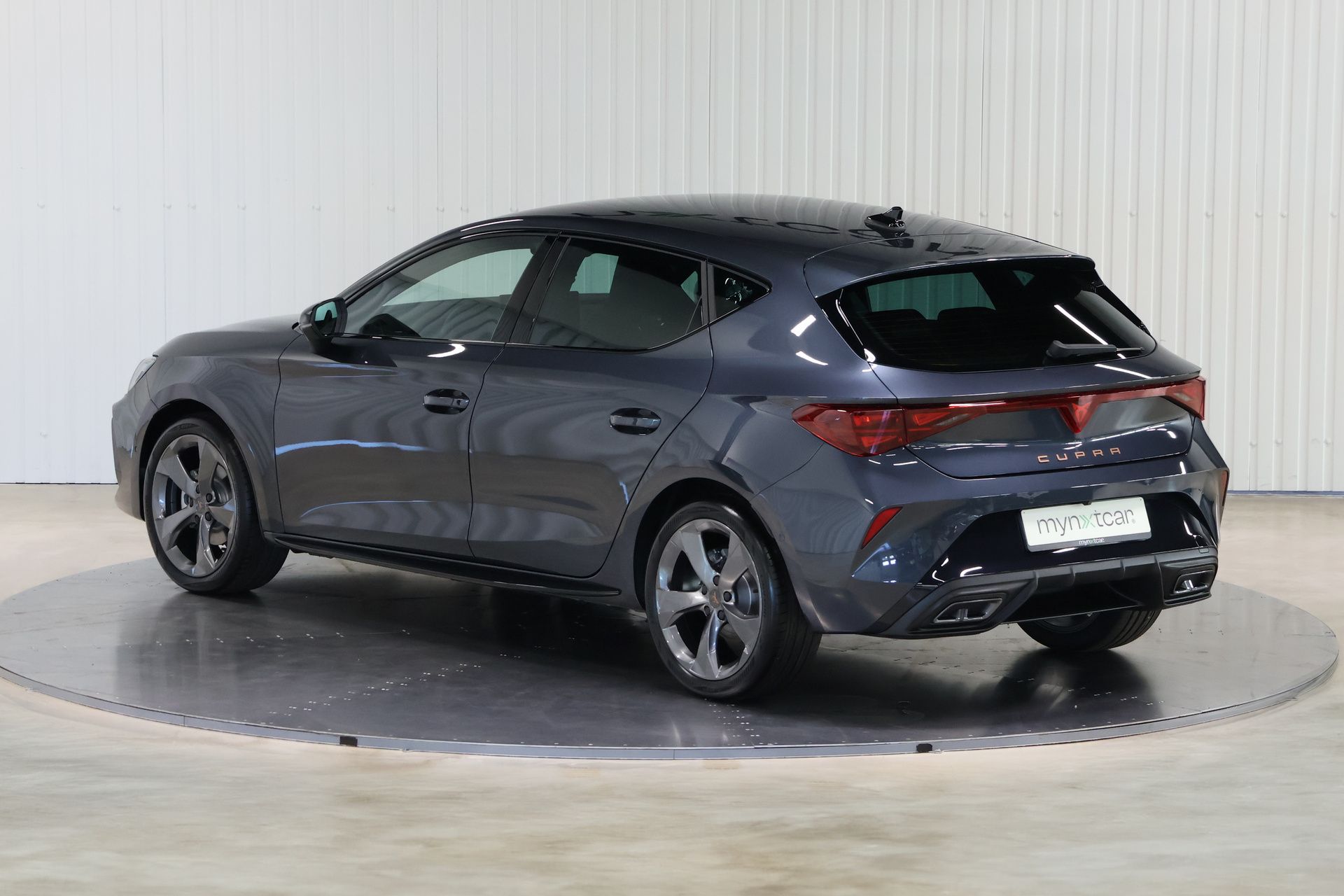 Vehicle gallery image 4