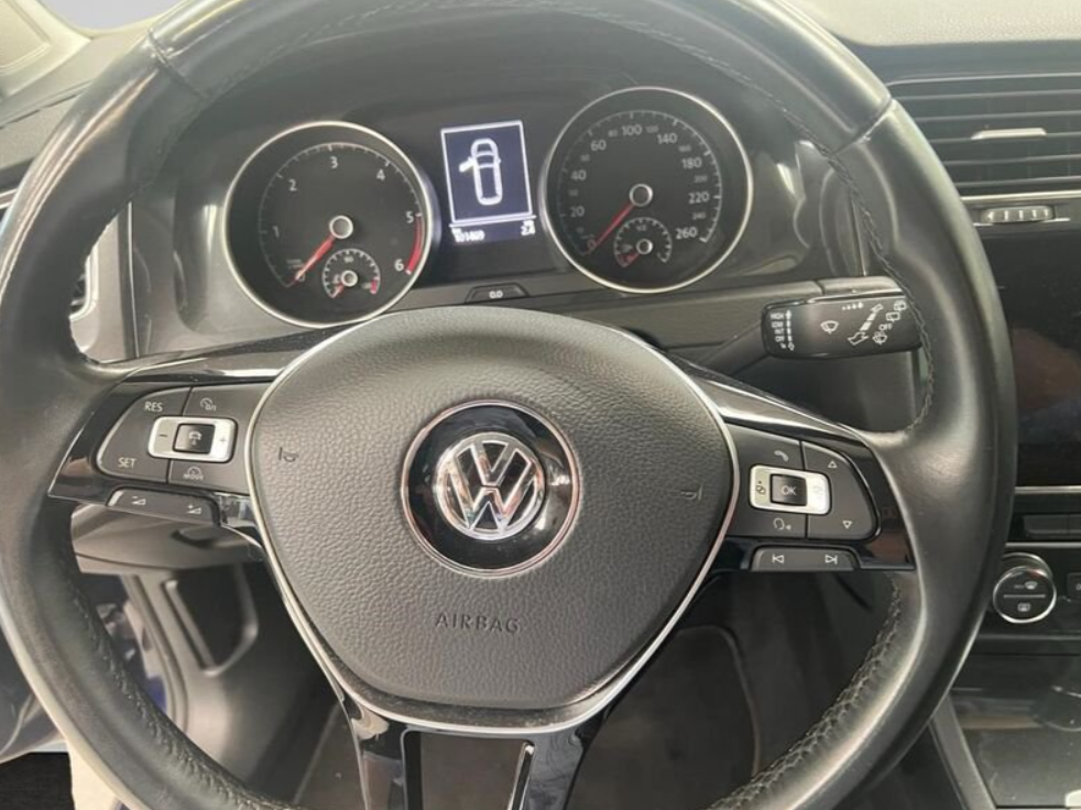 Vehicle gallery image 10