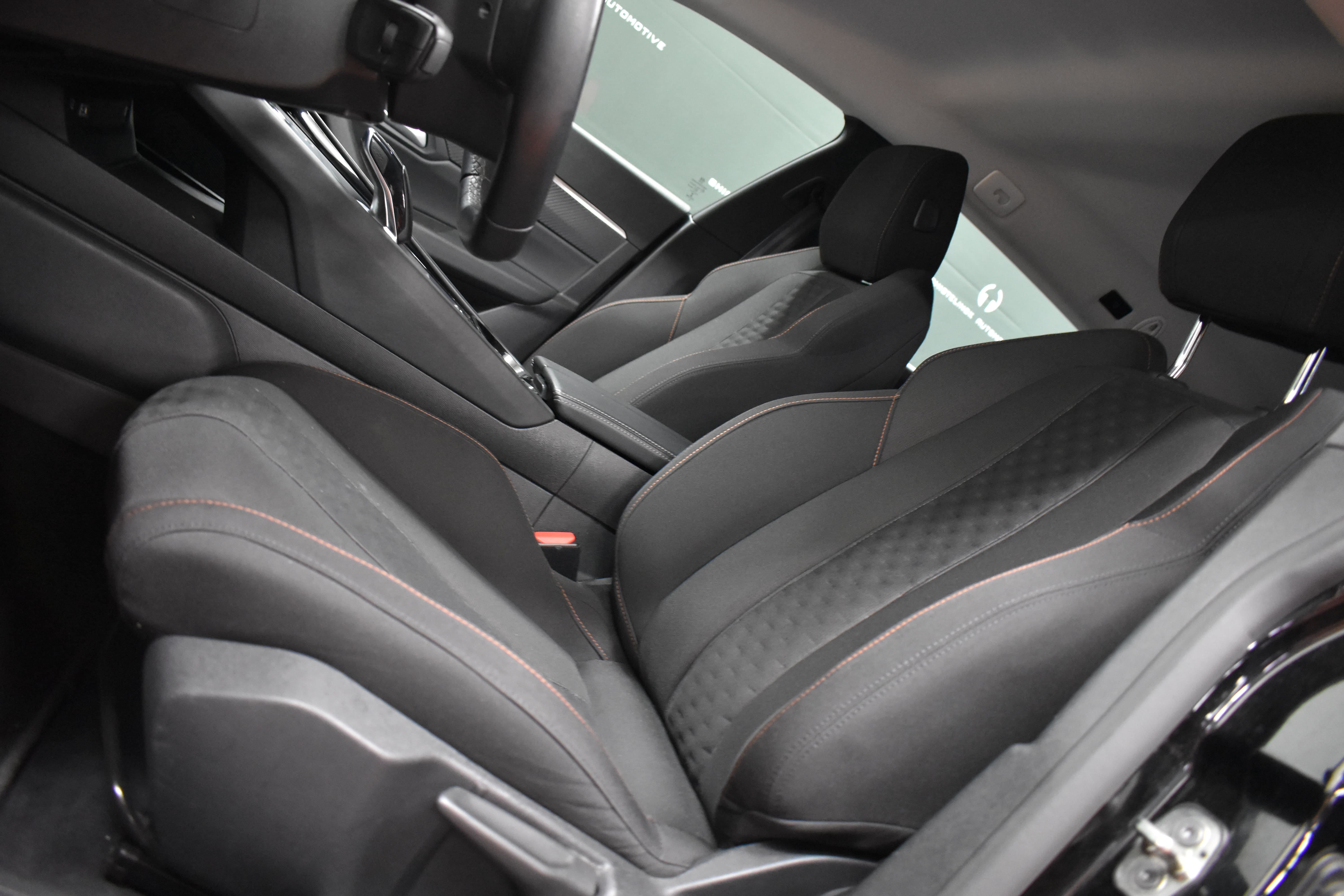 Vehicle gallery image 19