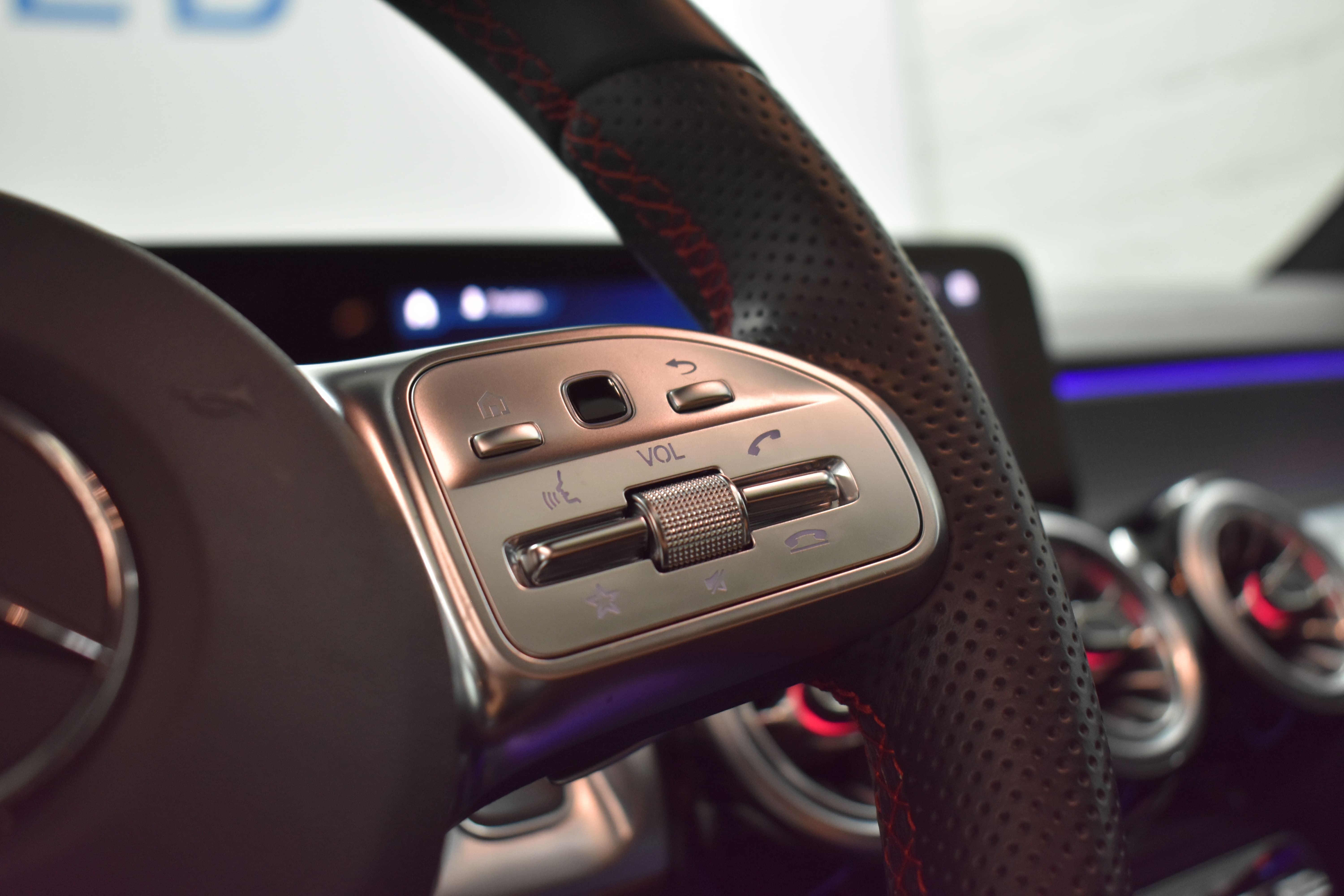 Vehicle gallery image 15