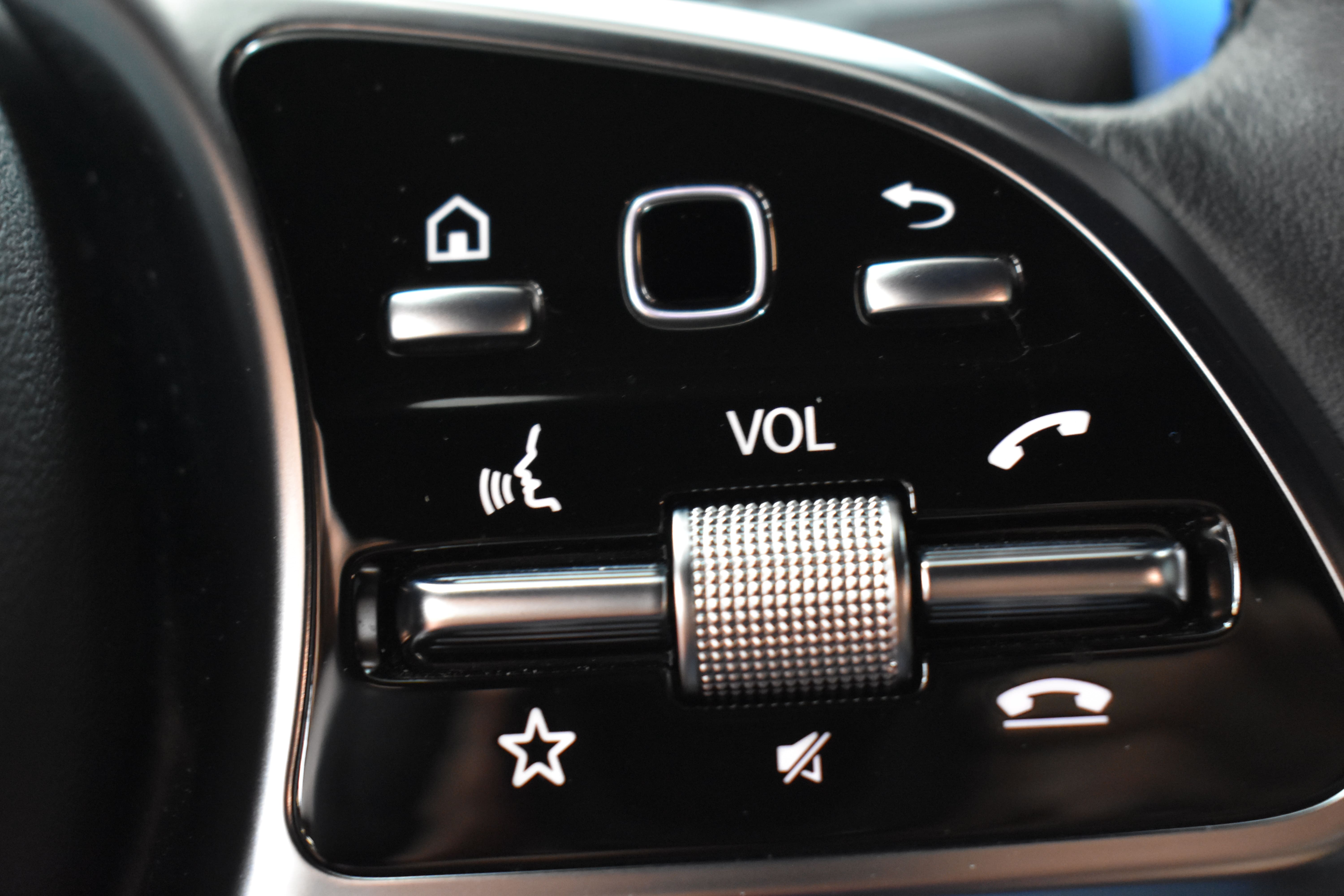 Vehicle gallery image 17