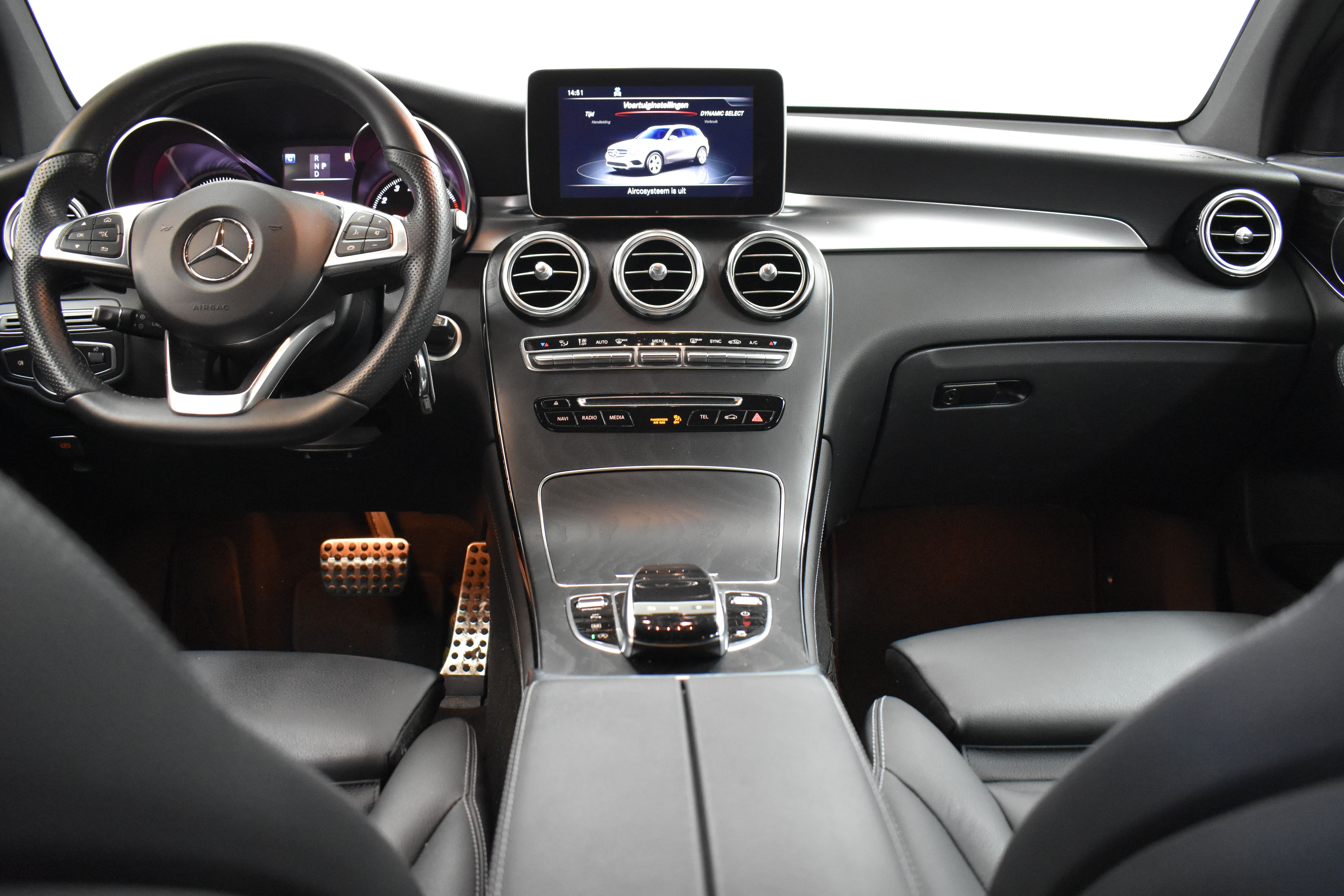 Vehicle gallery image 8
