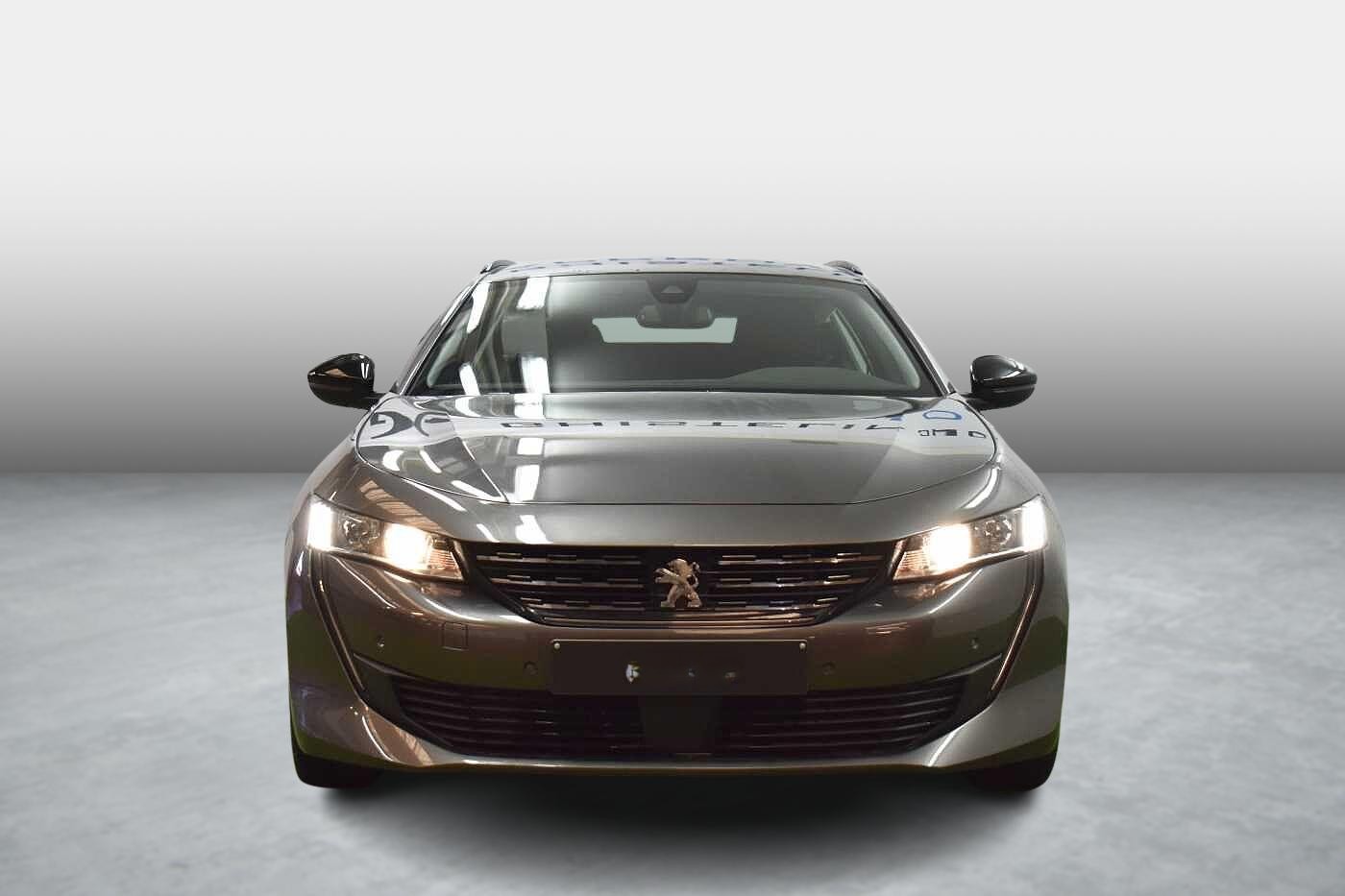 Vehicle gallery image 2