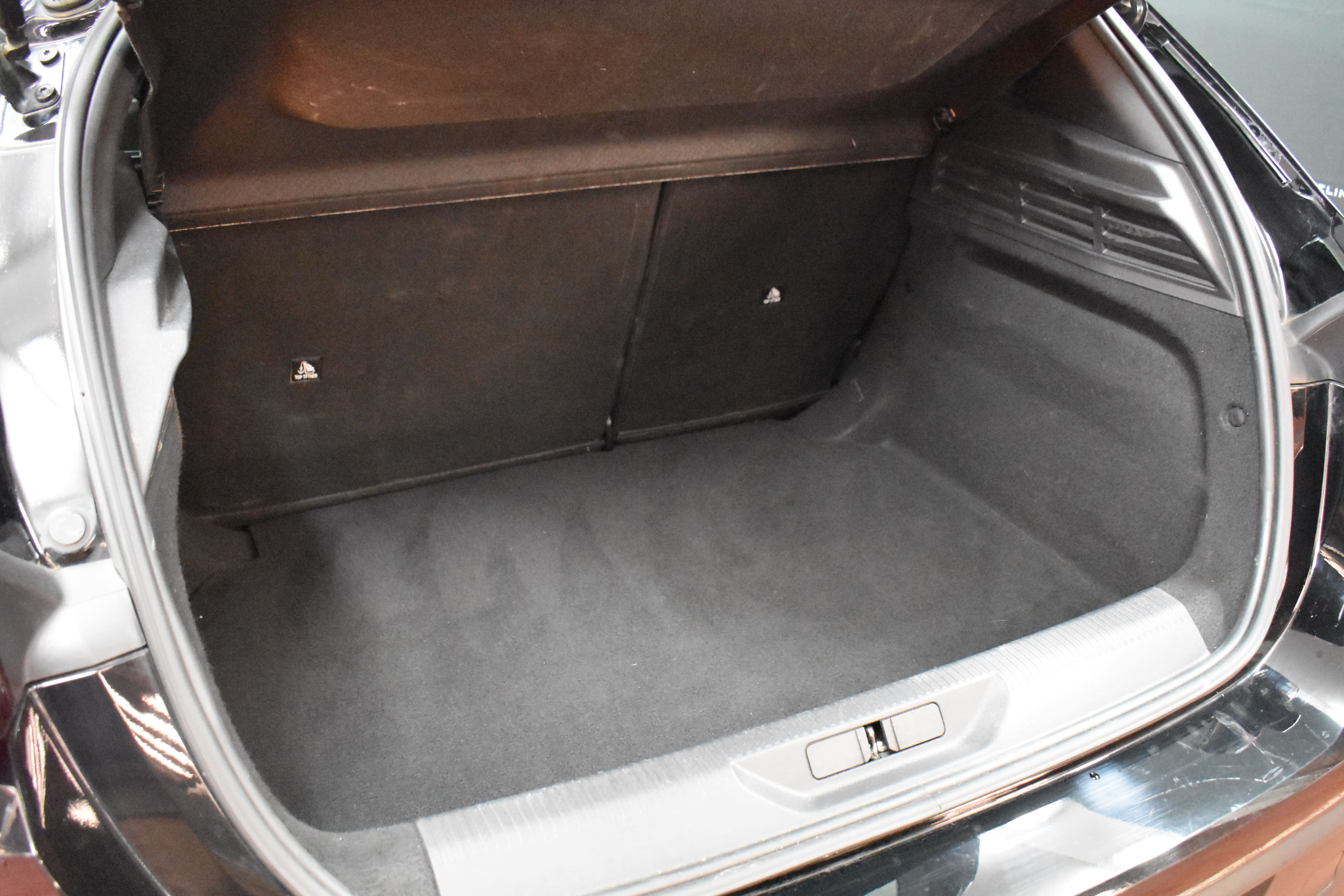 Vehicle gallery image 10