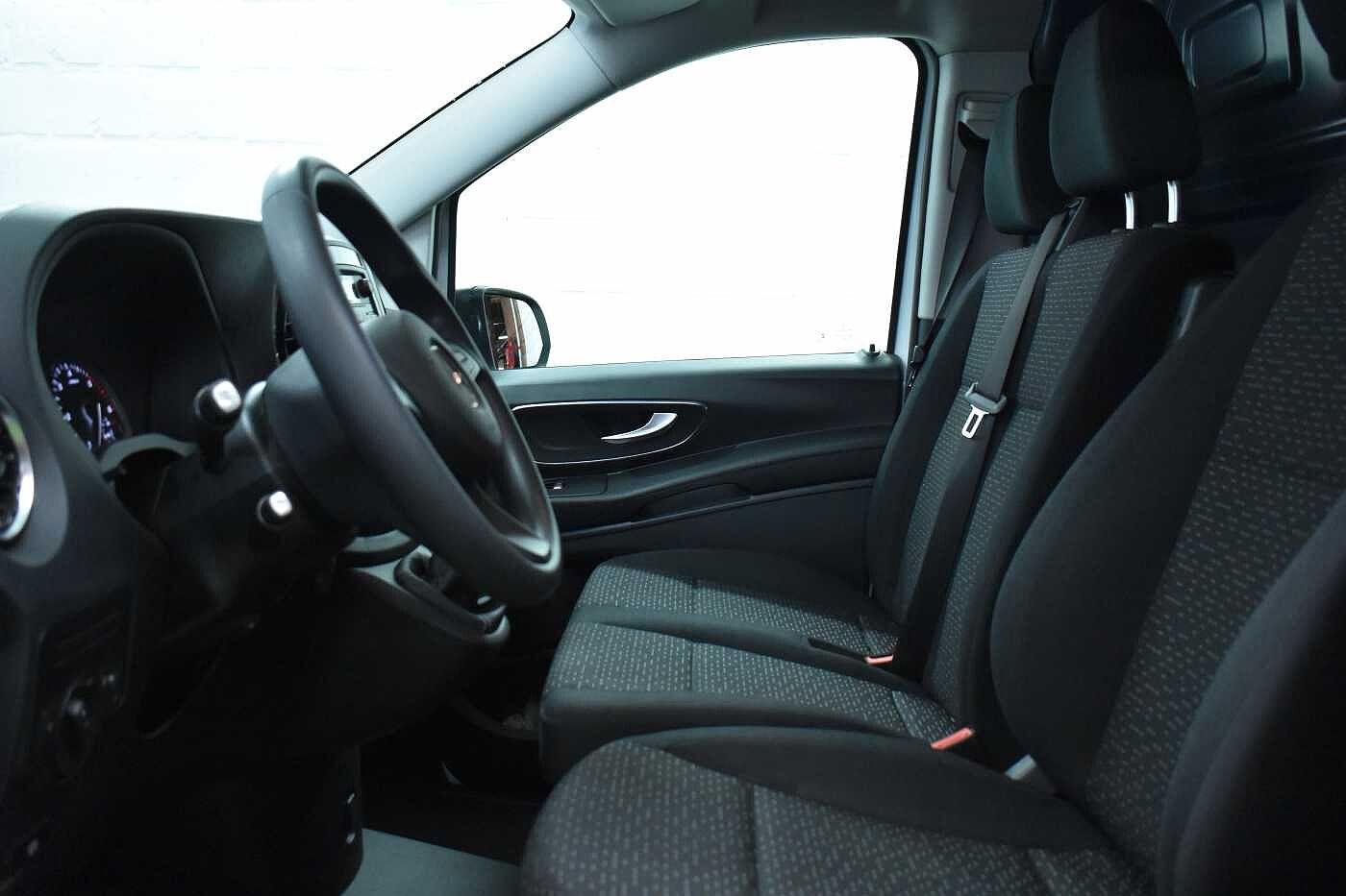 Vehicle gallery image 5