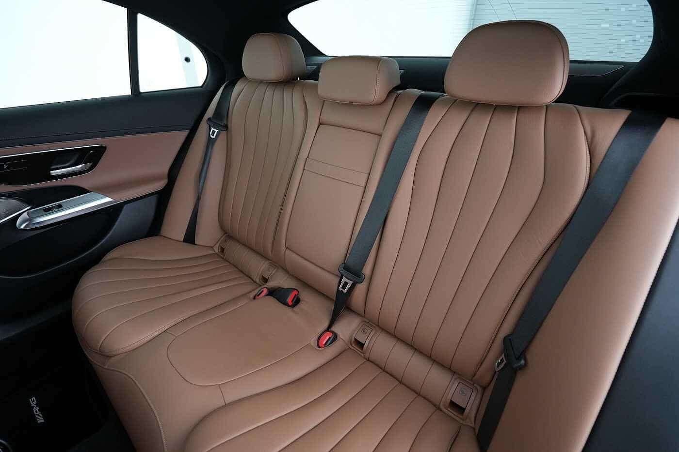 Vehicle gallery image 12