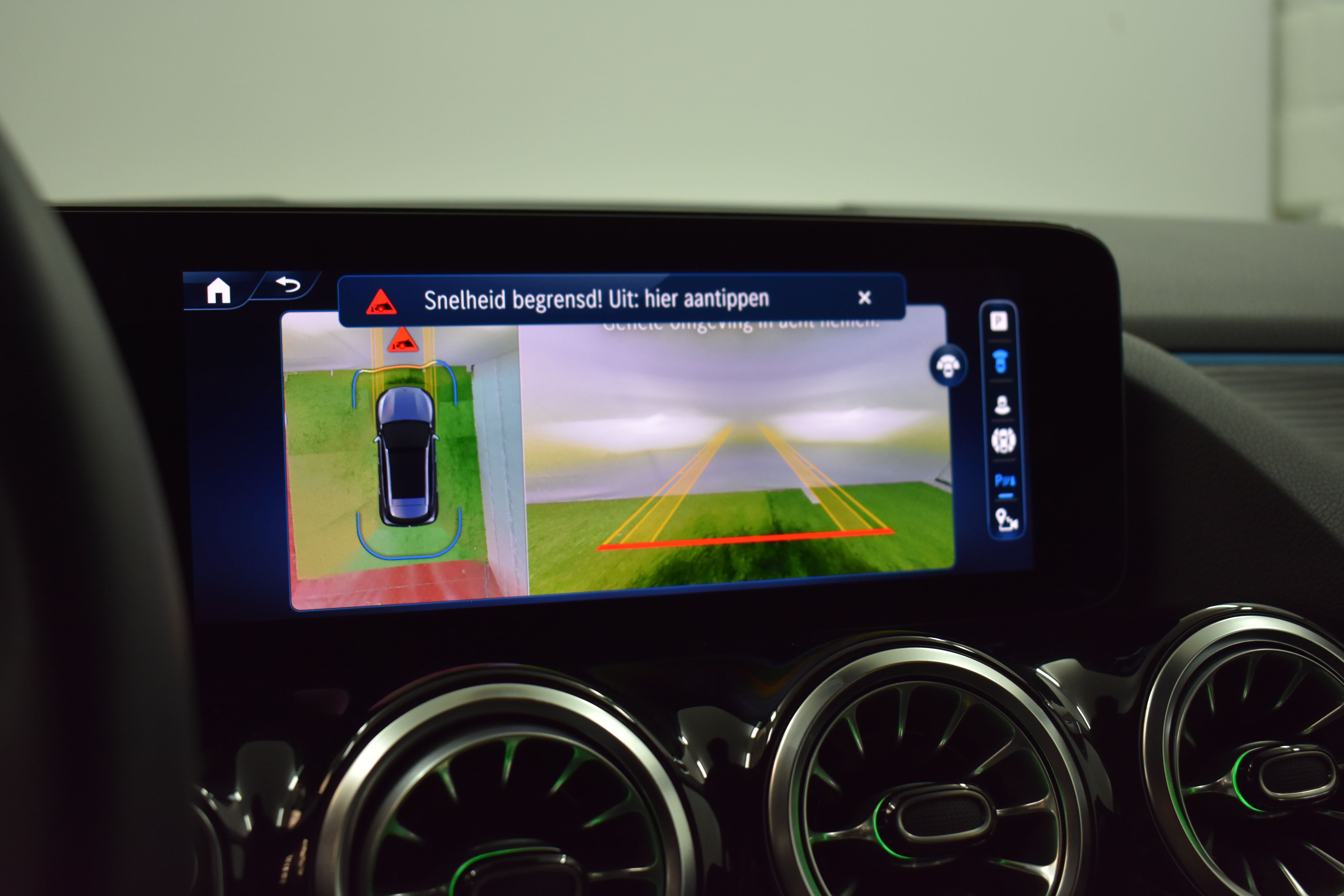 Vehicle gallery image 25