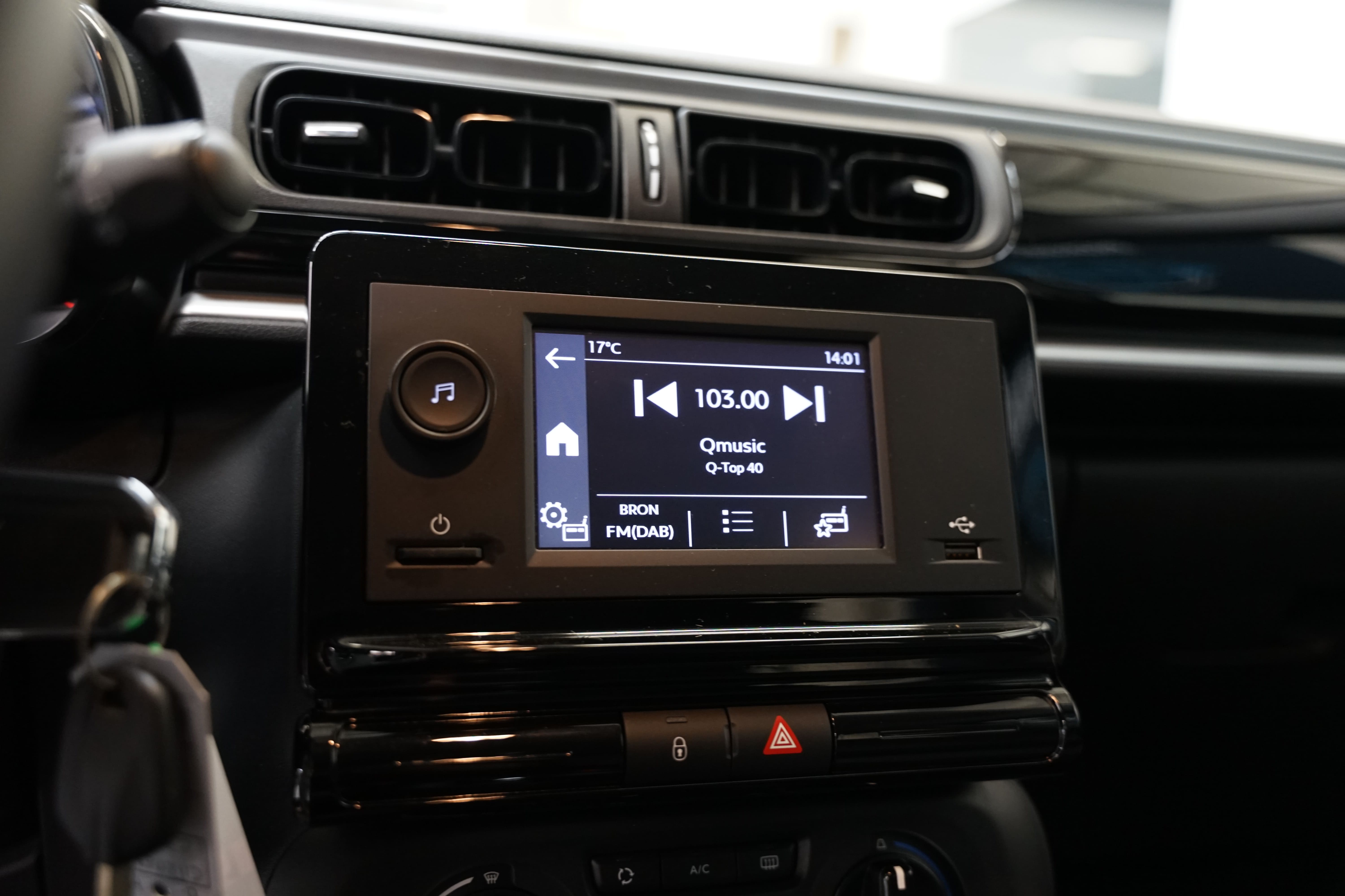 Vehicle gallery image 13