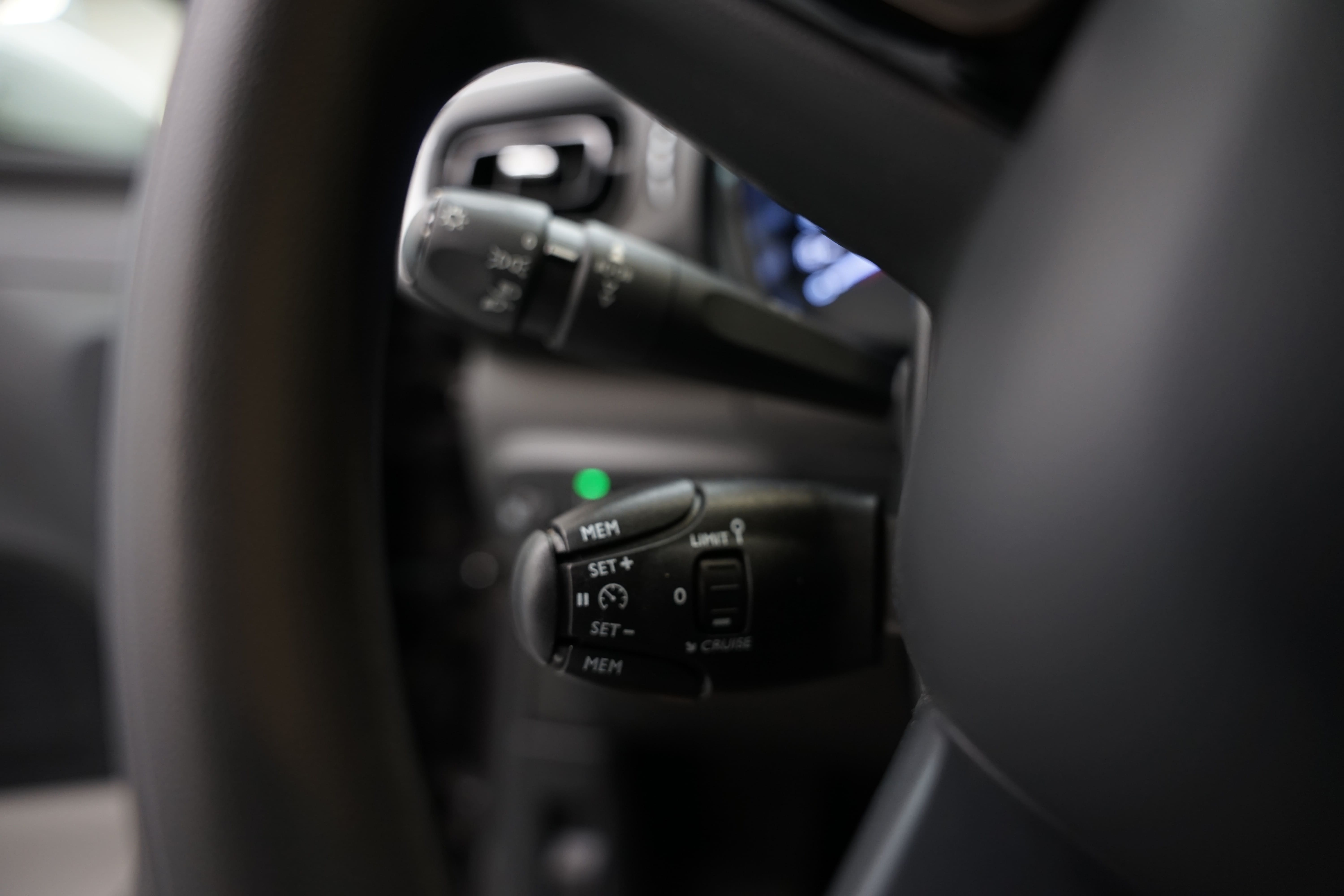 Vehicle gallery image 10