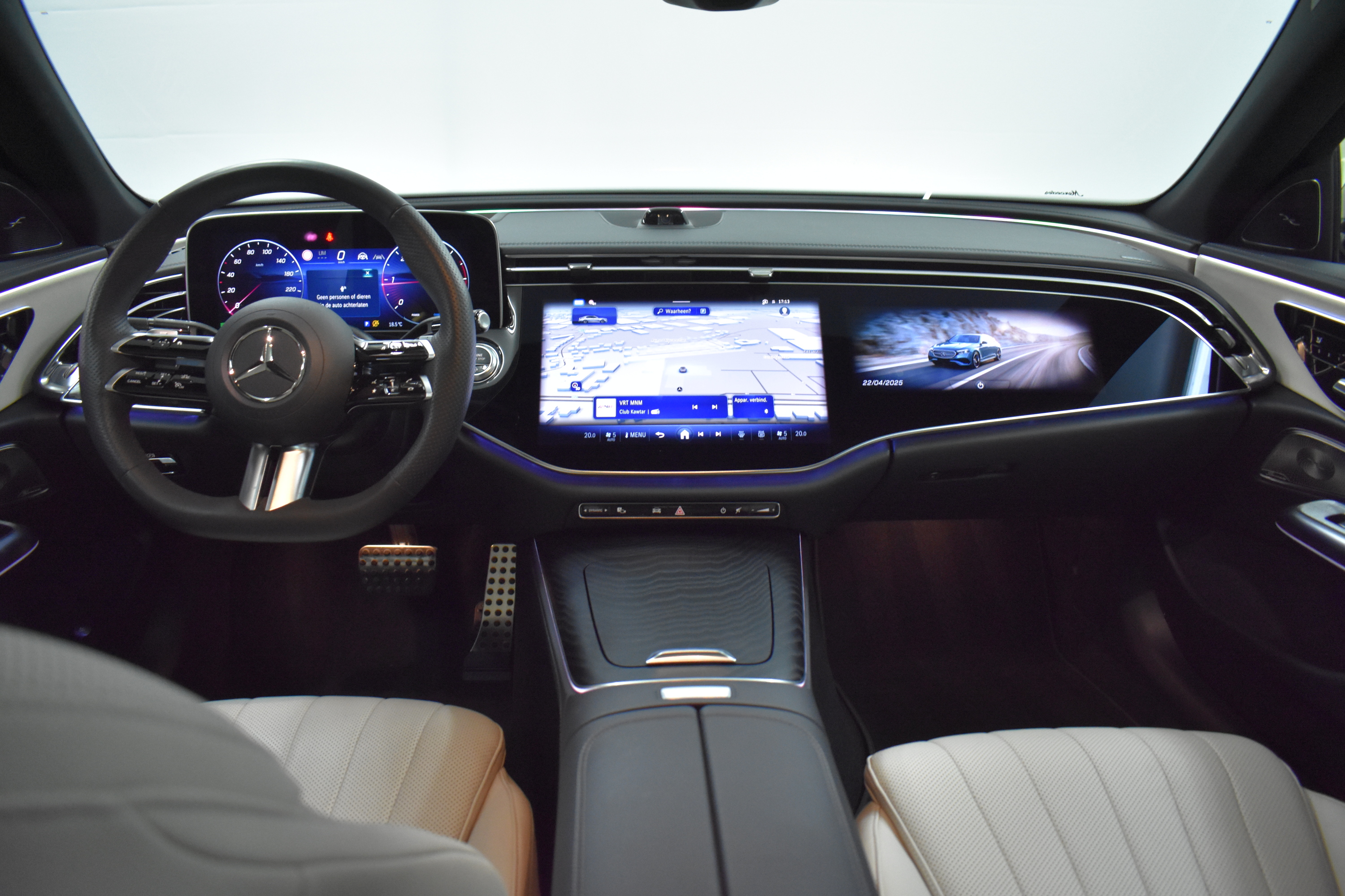 Vehicle gallery image 10