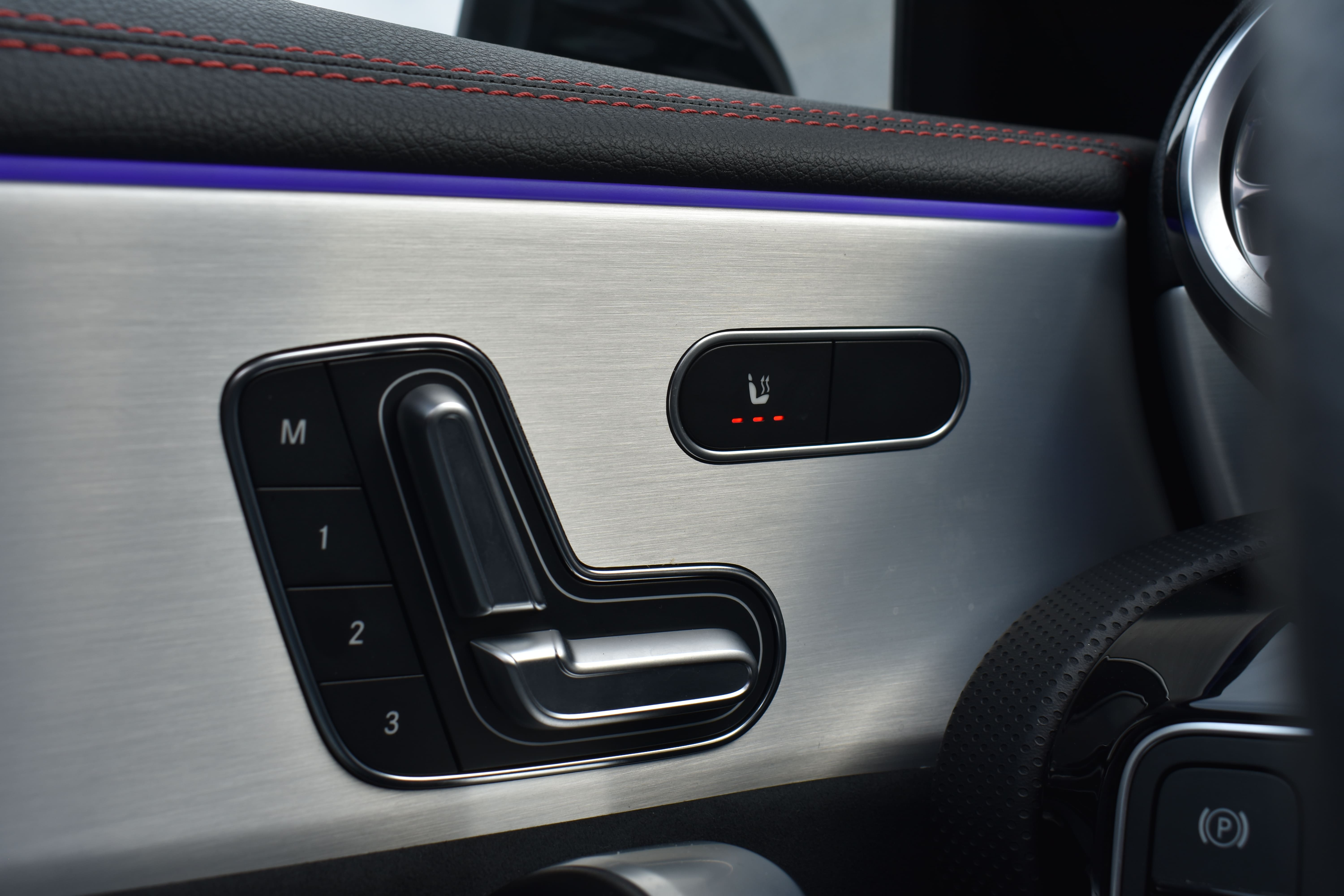 Vehicle gallery image 18