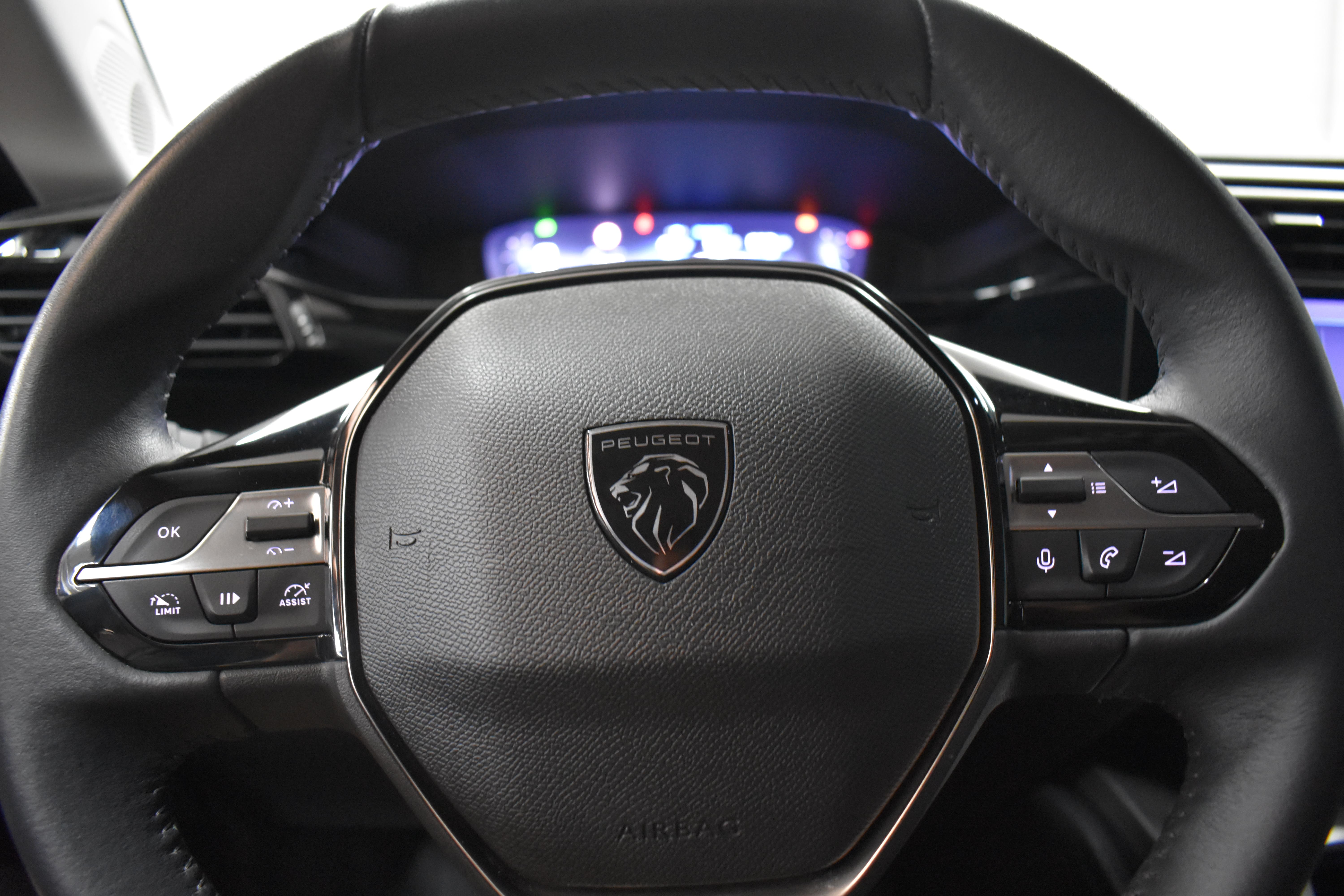 Vehicle gallery image 14
