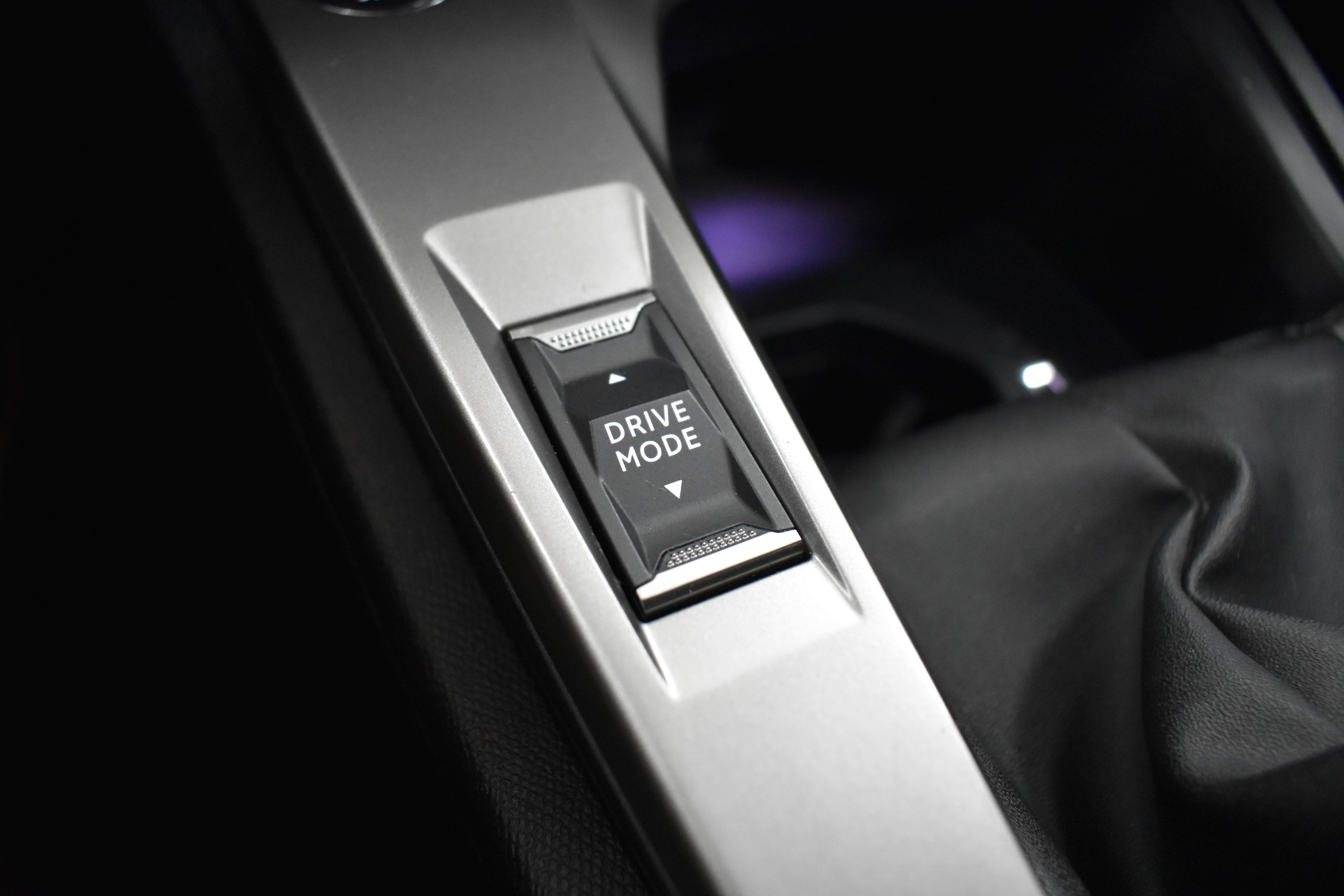 Vehicle gallery image 13
