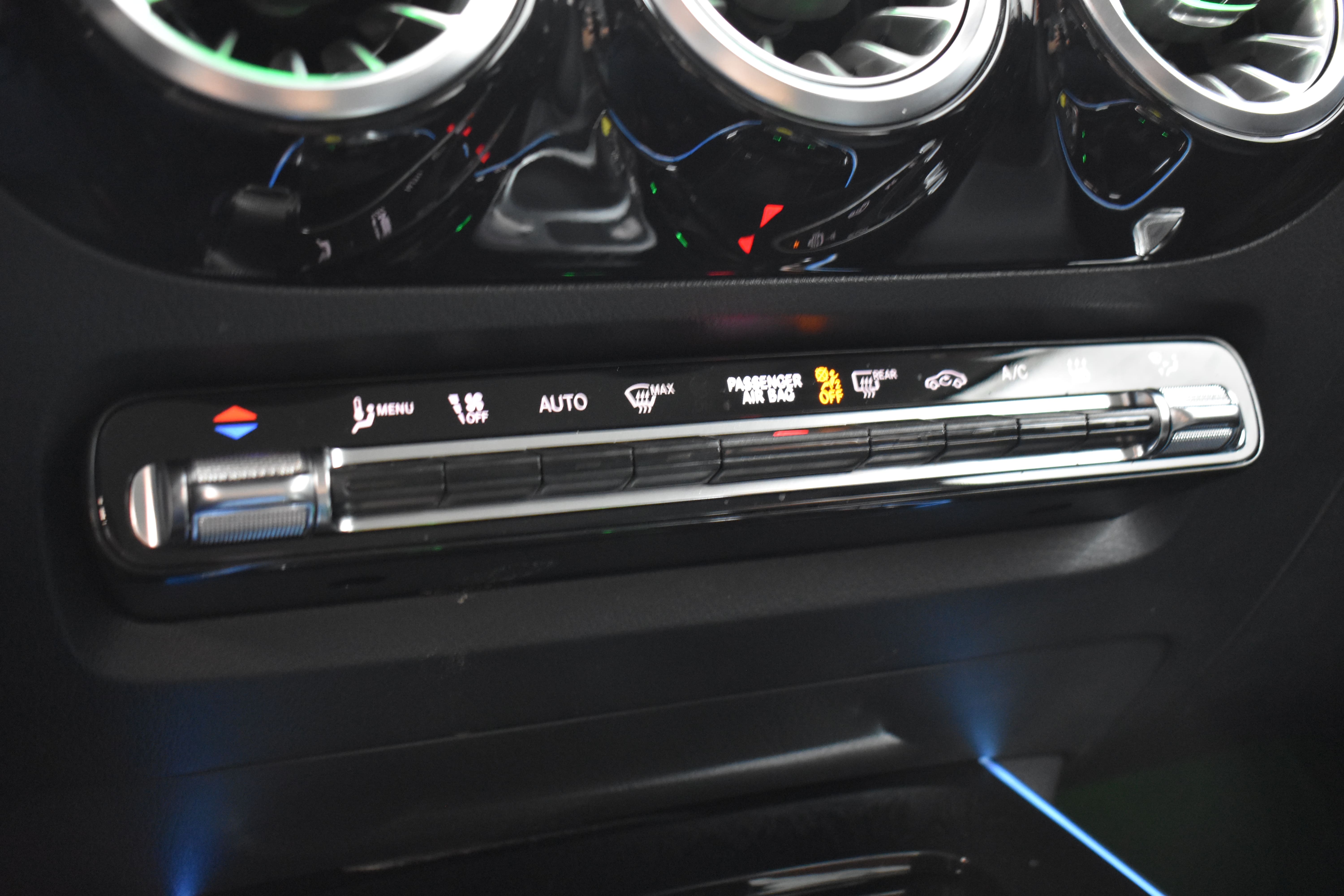 Vehicle gallery image 26
