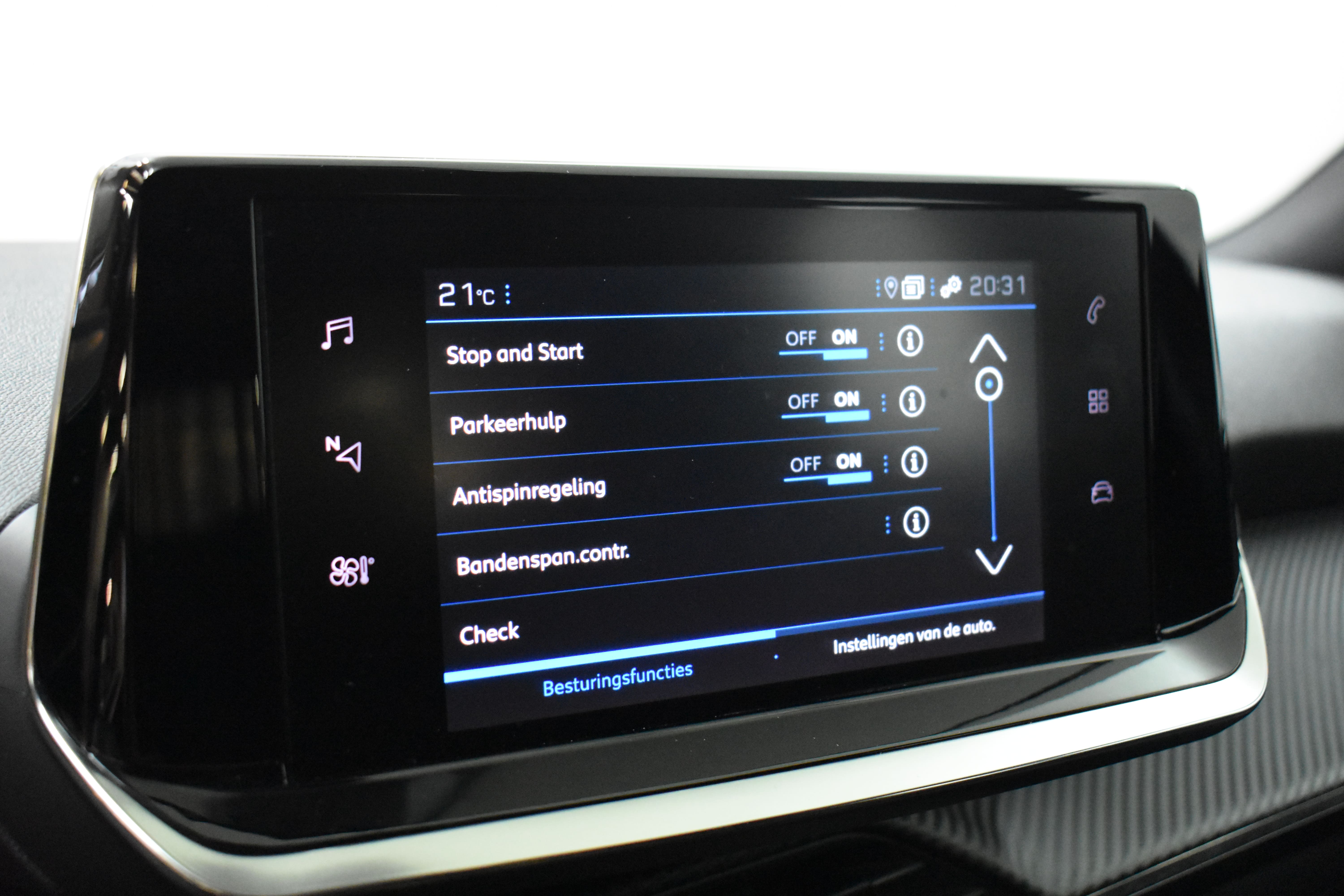 Vehicle gallery image 12