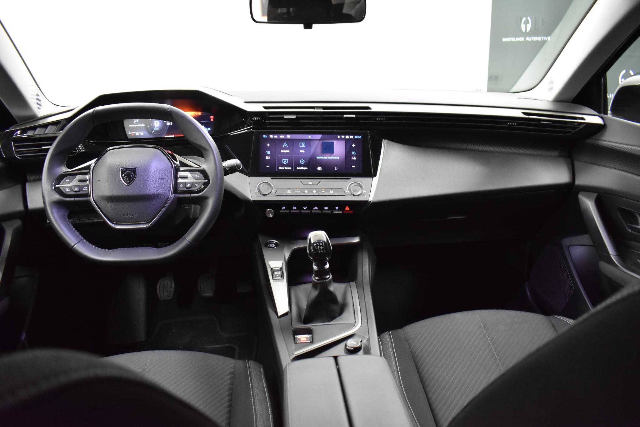 Vehicle gallery image 3