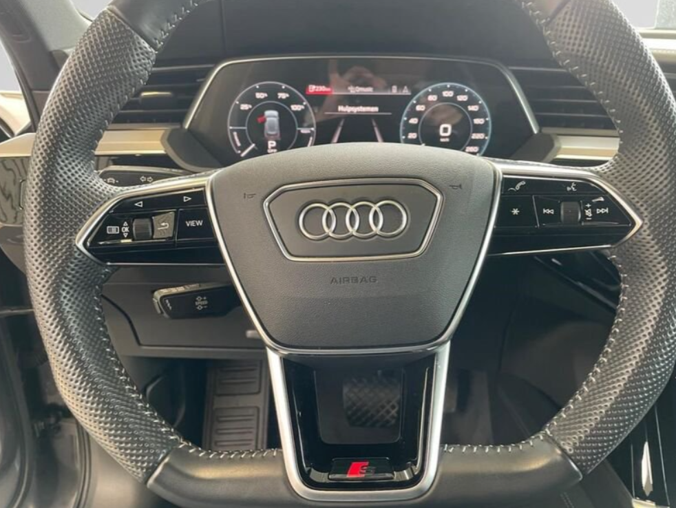 Vehicle gallery image 11