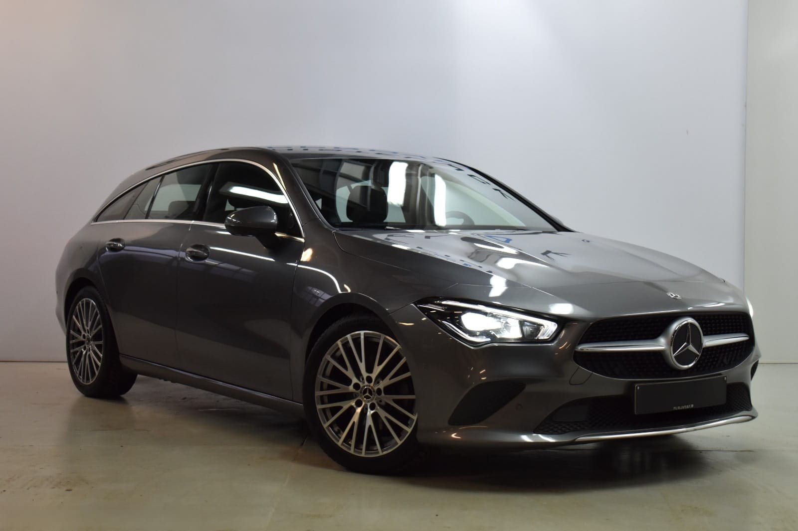 Vehicle gallery image 3