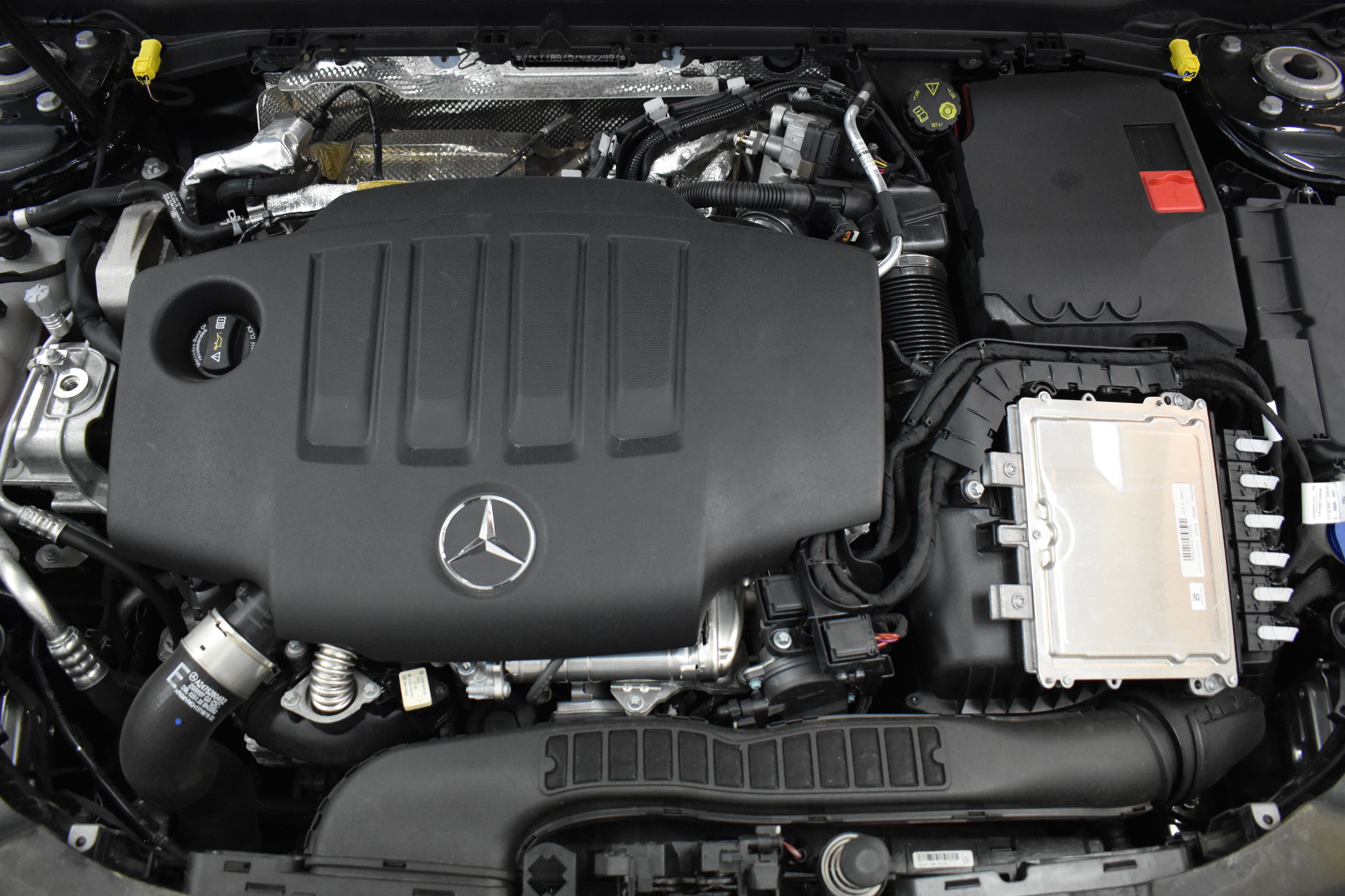Vehicle gallery image 9