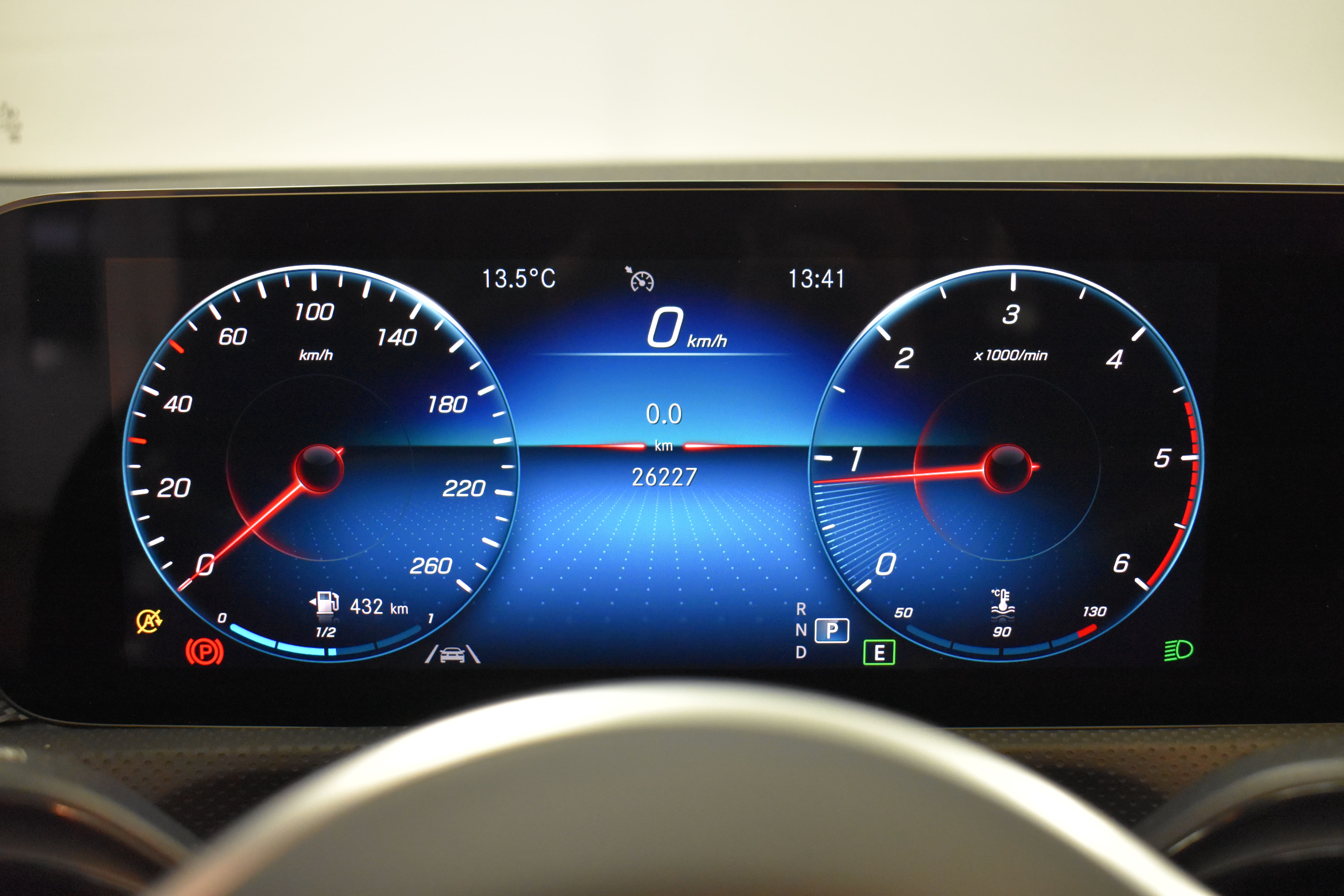 Vehicle gallery image 21