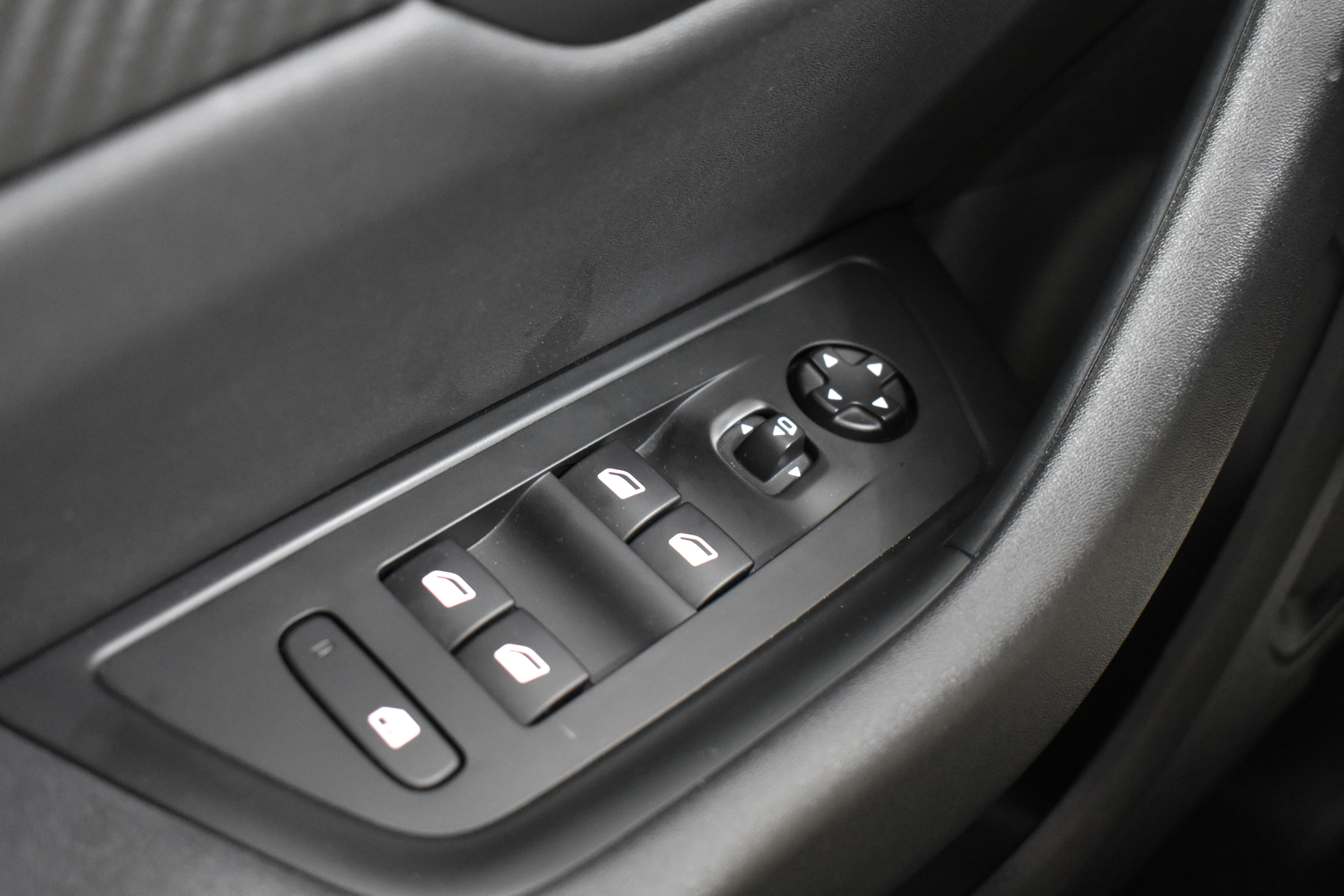 Vehicle gallery image 14