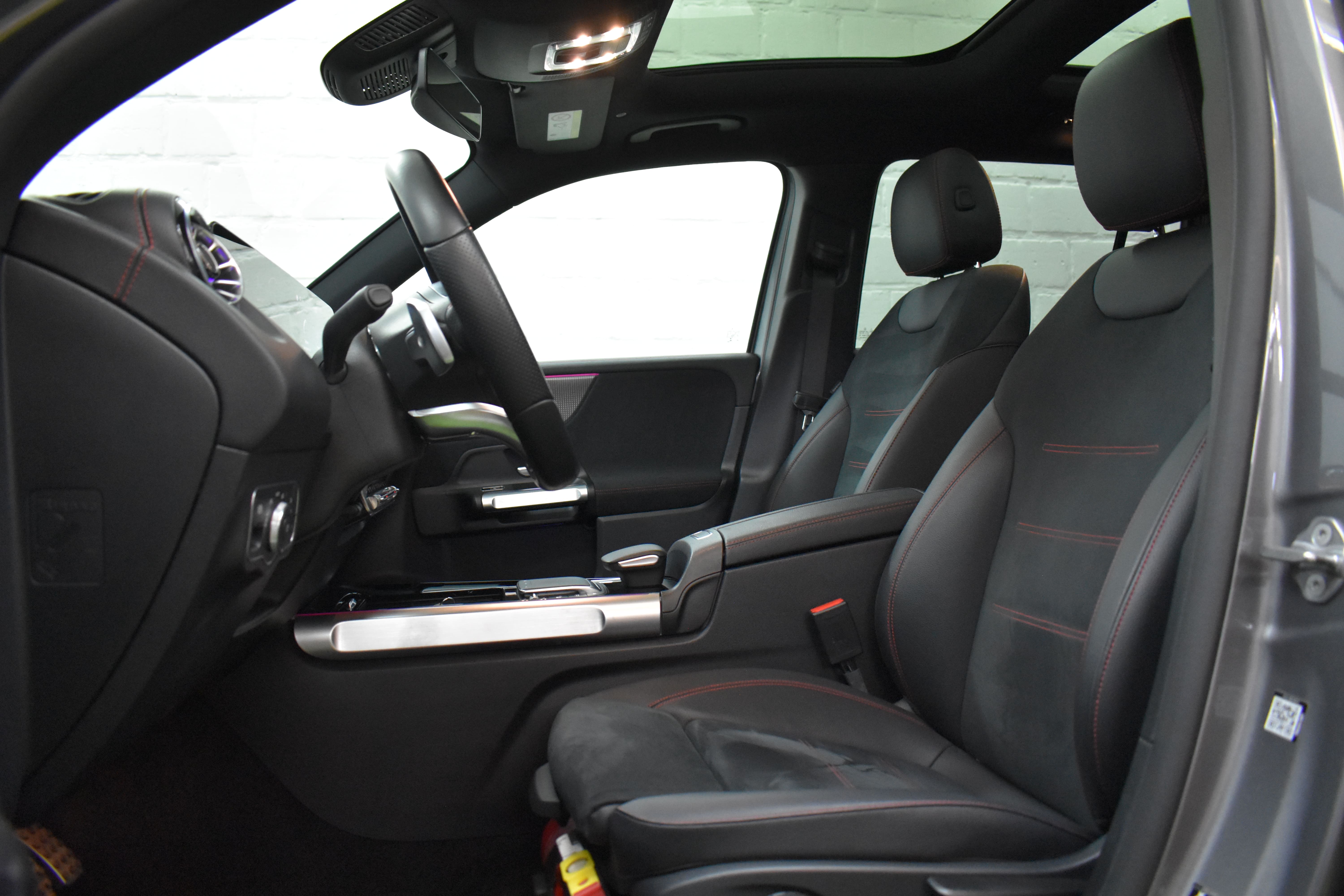 Vehicle gallery image 8