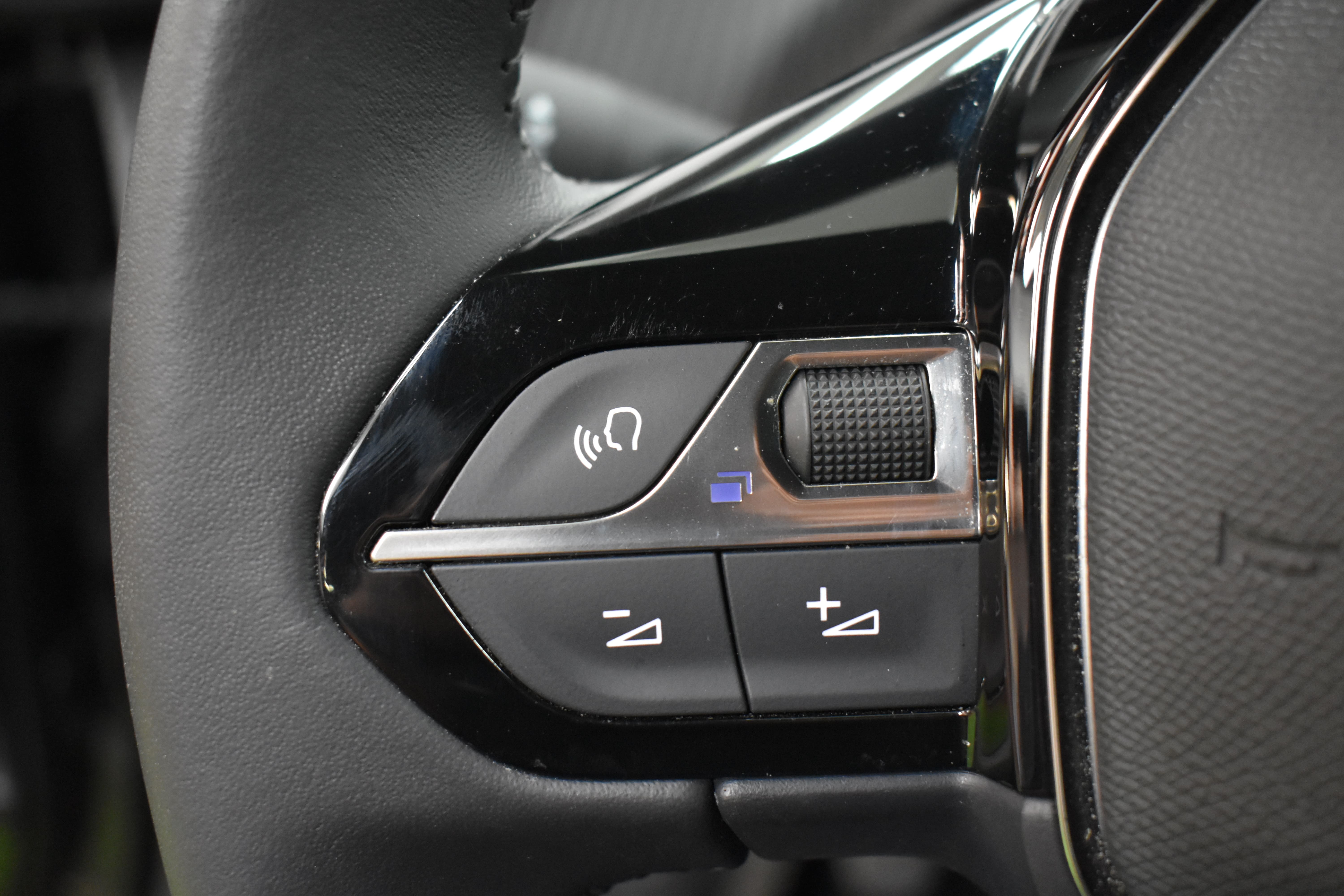 Vehicle gallery image 13