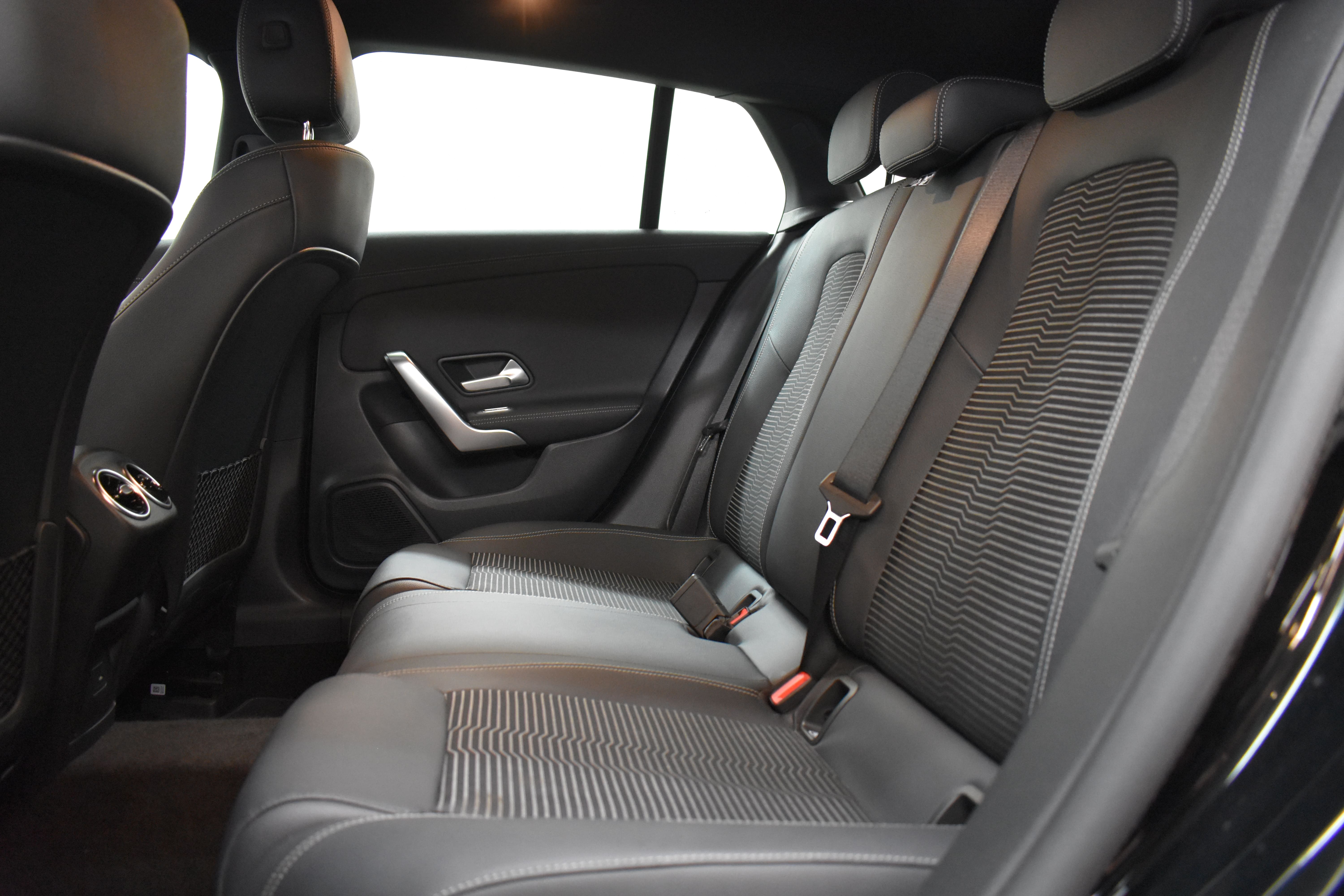 Vehicle gallery image 5