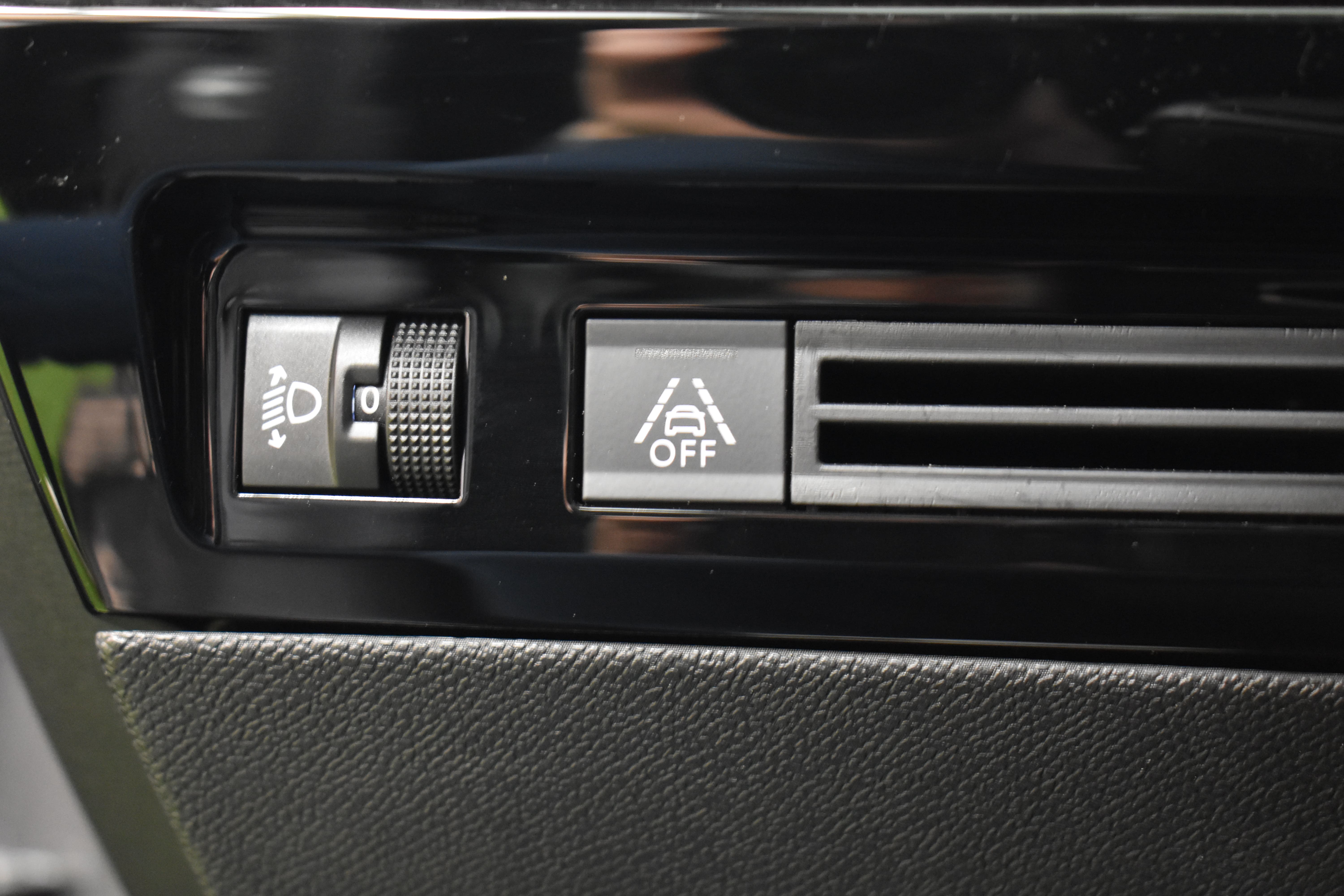 Vehicle gallery image 21