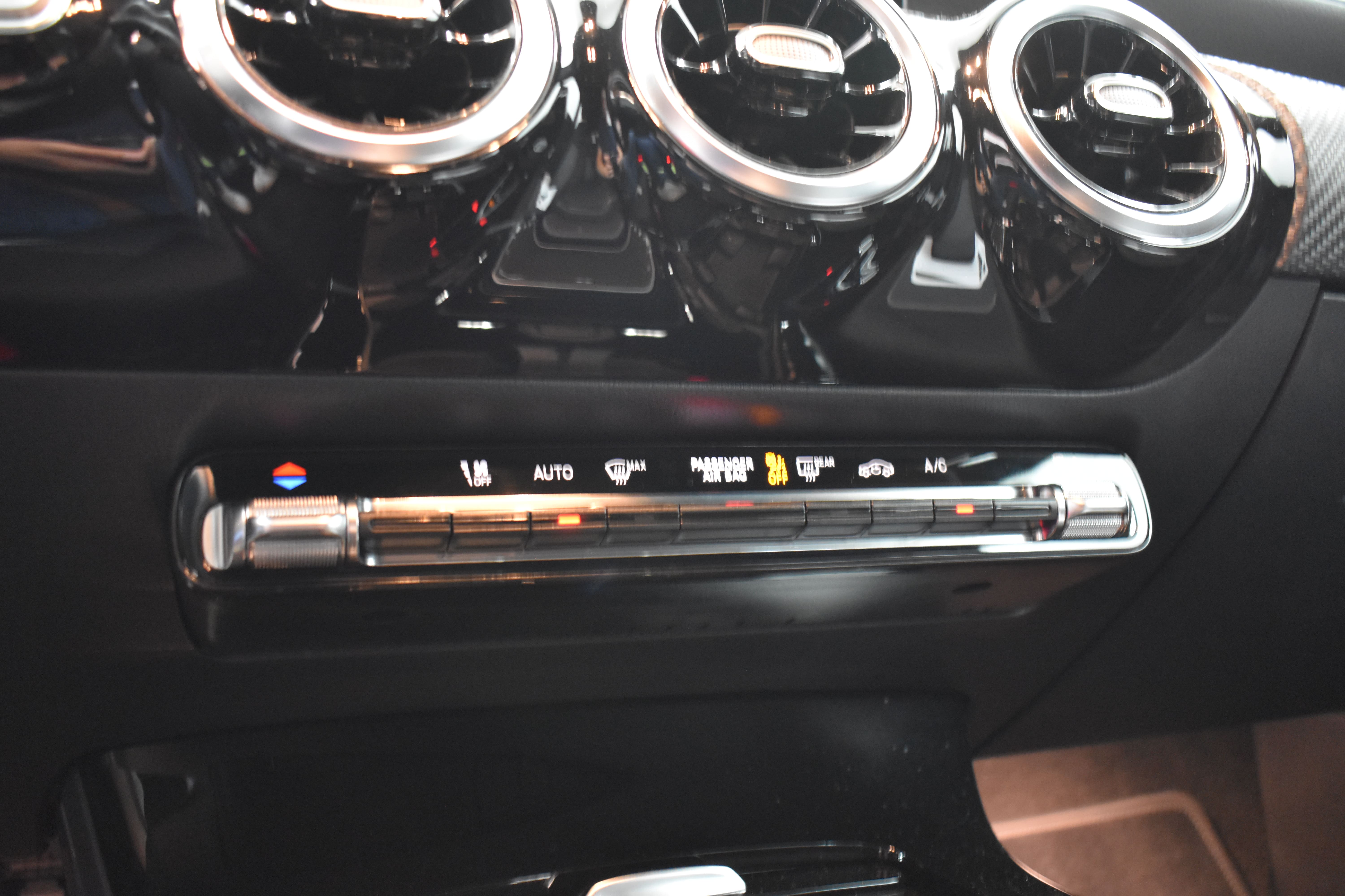 Vehicle gallery image 20