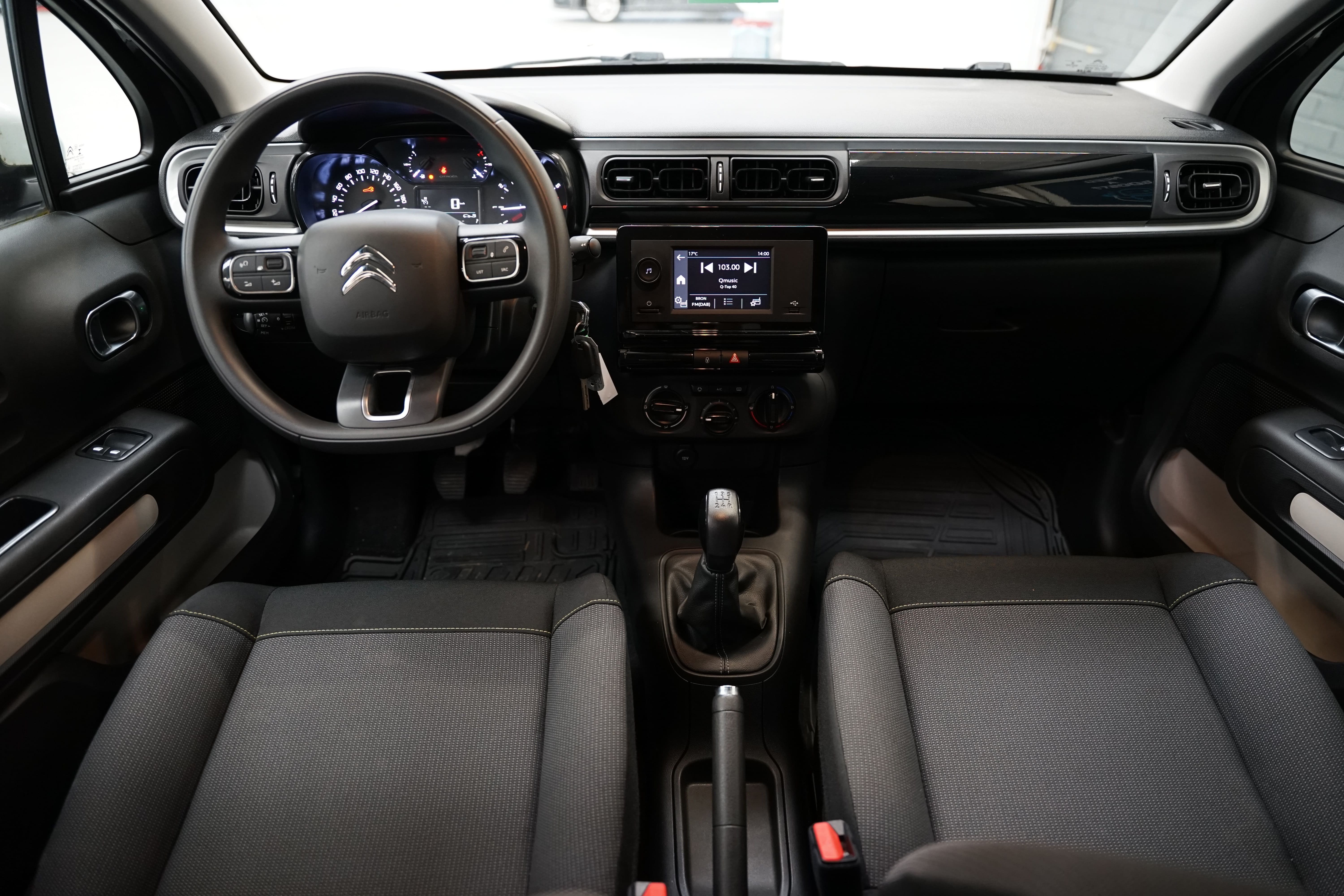 Vehicle gallery image 8