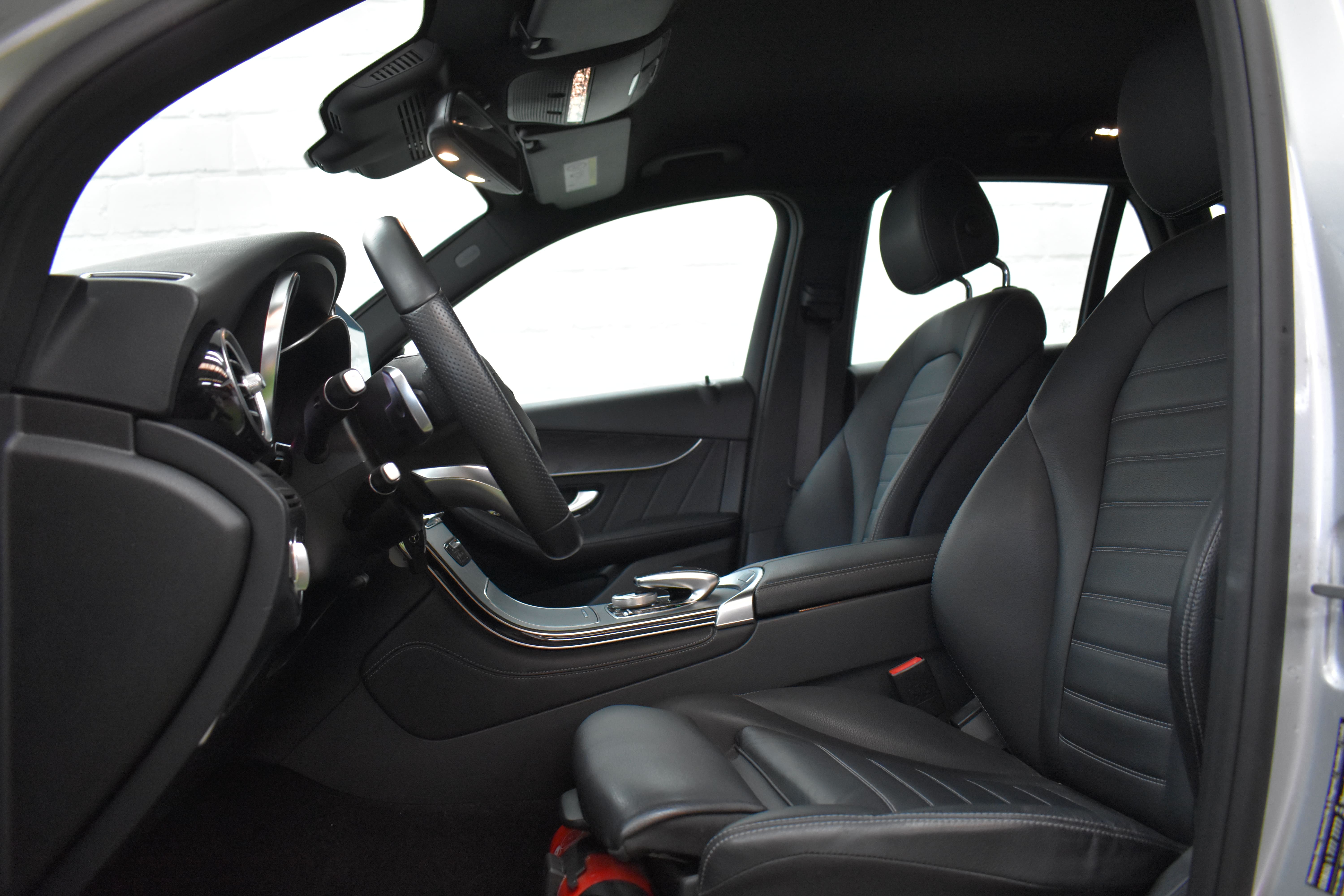 Vehicle gallery image 9