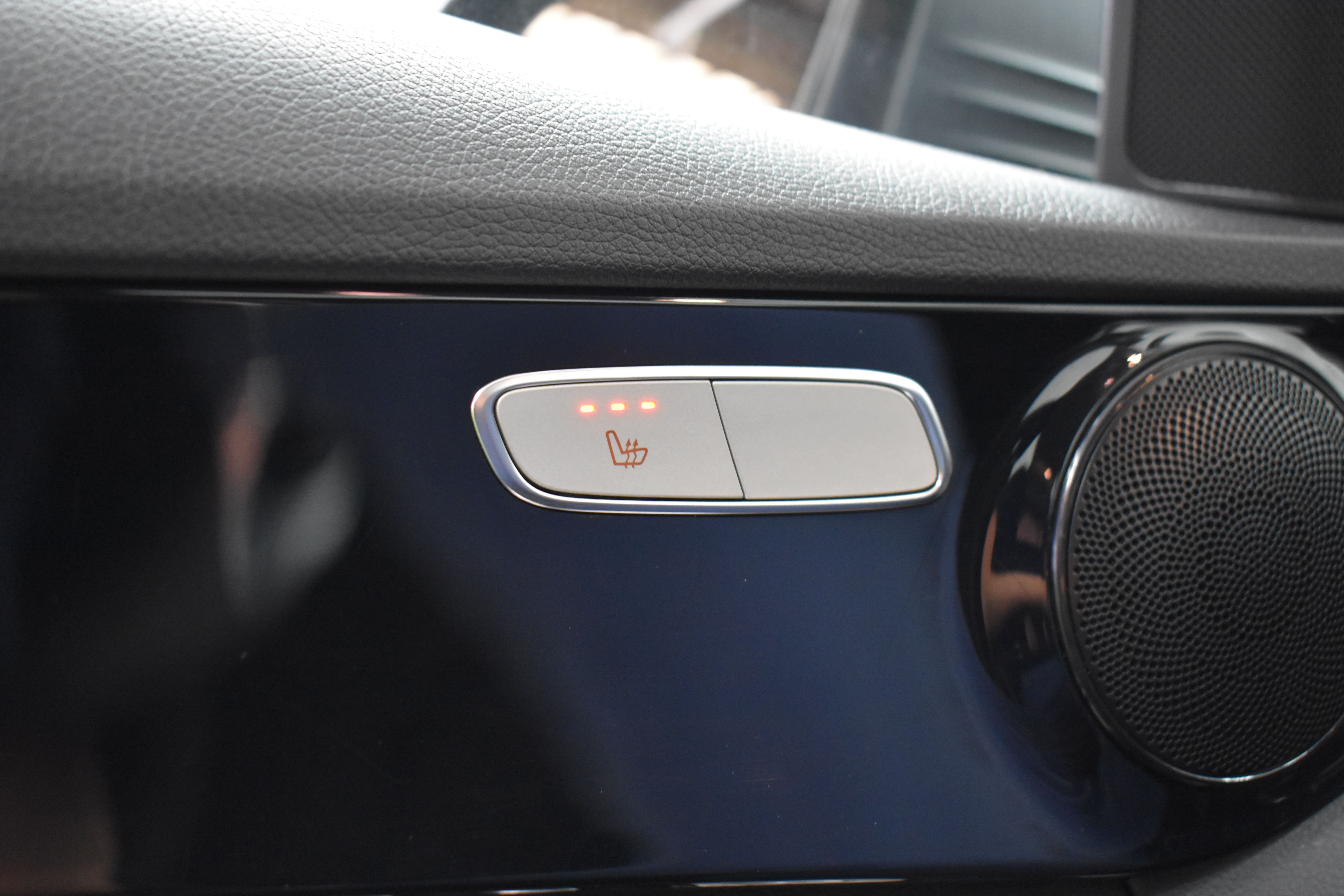 Vehicle gallery image 8