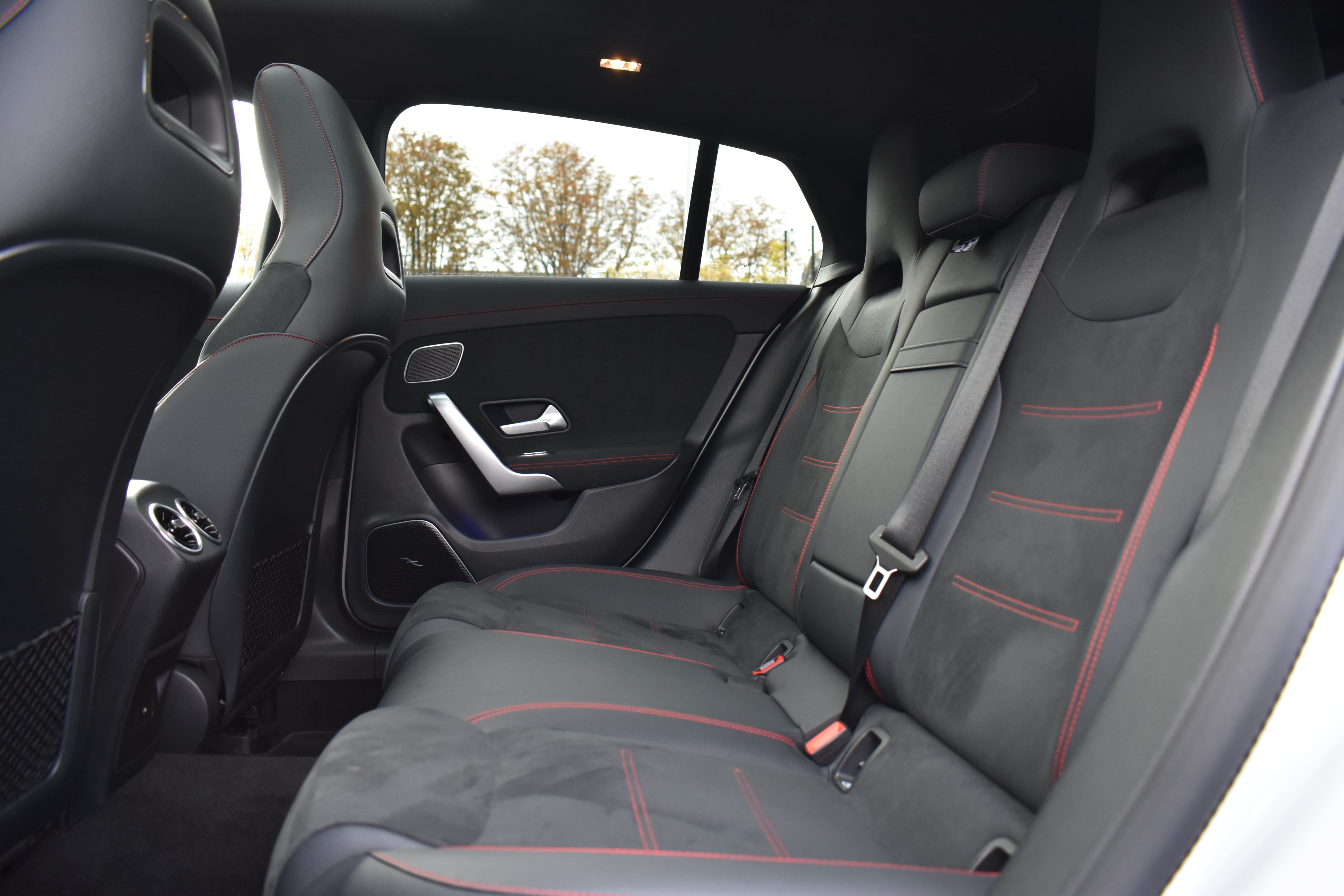 Vehicle gallery image 11