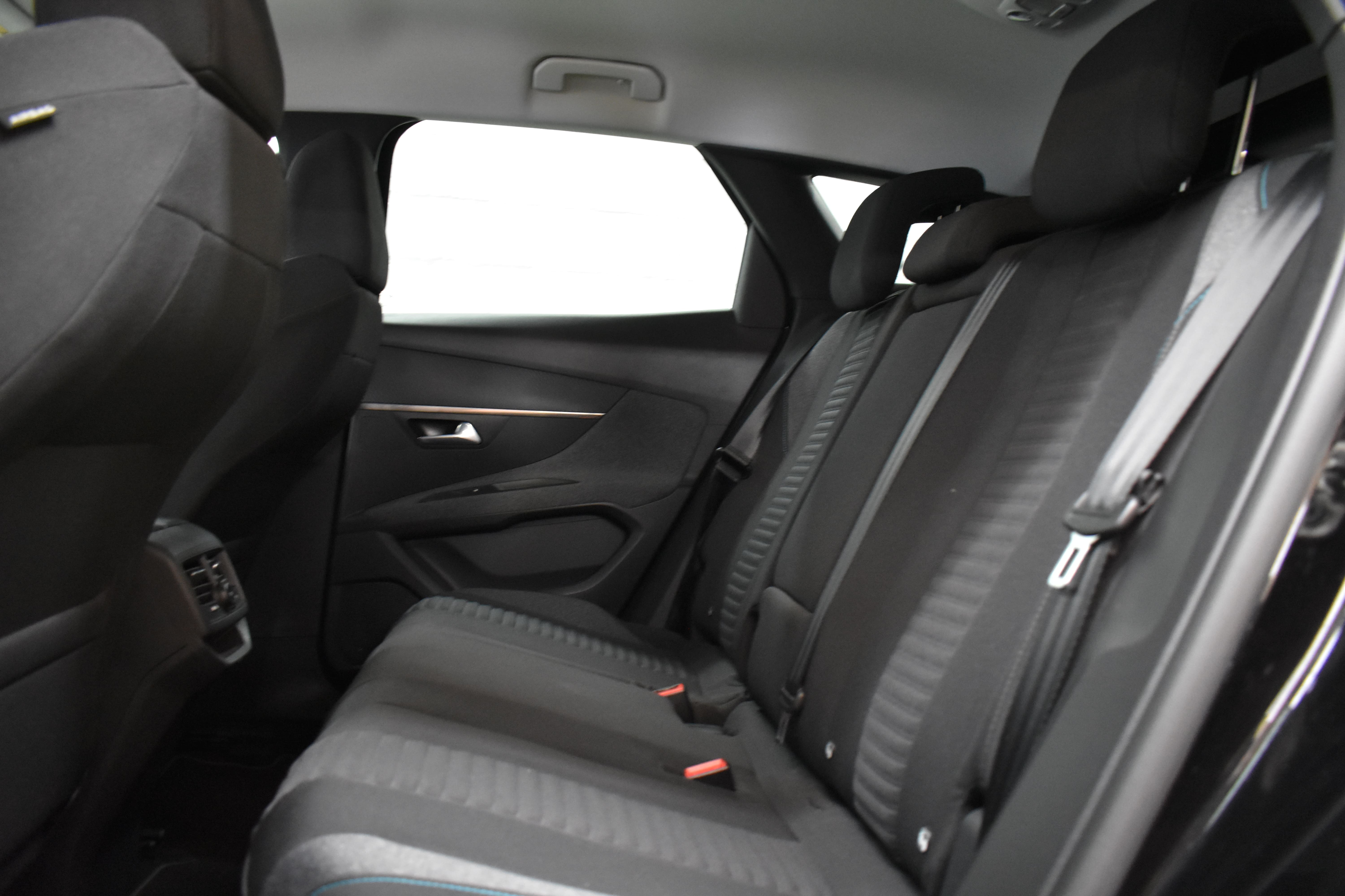 Vehicle gallery image 6