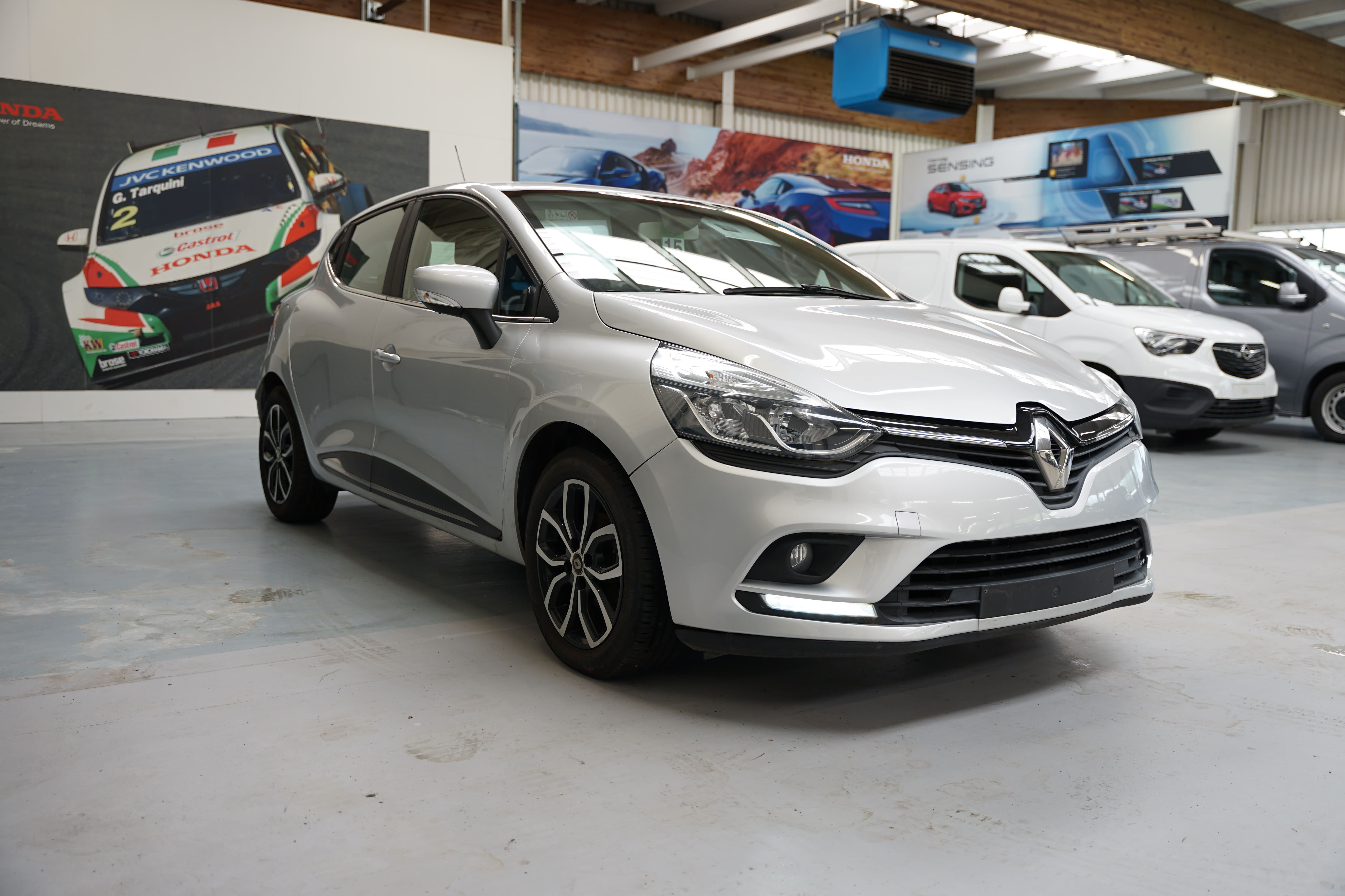Vehicle gallery image 3