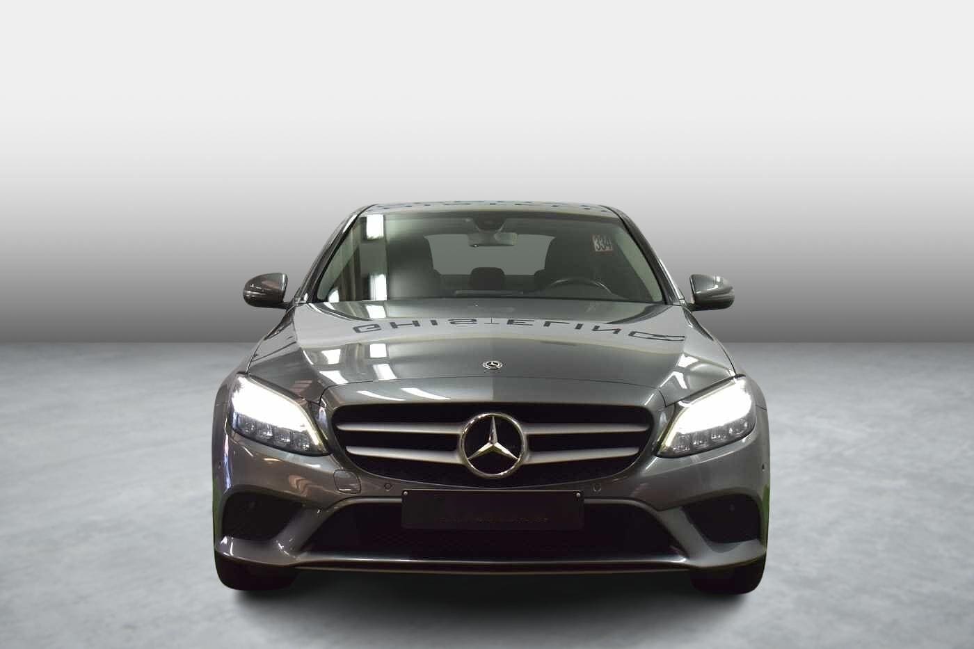 Vehicle gallery image 2