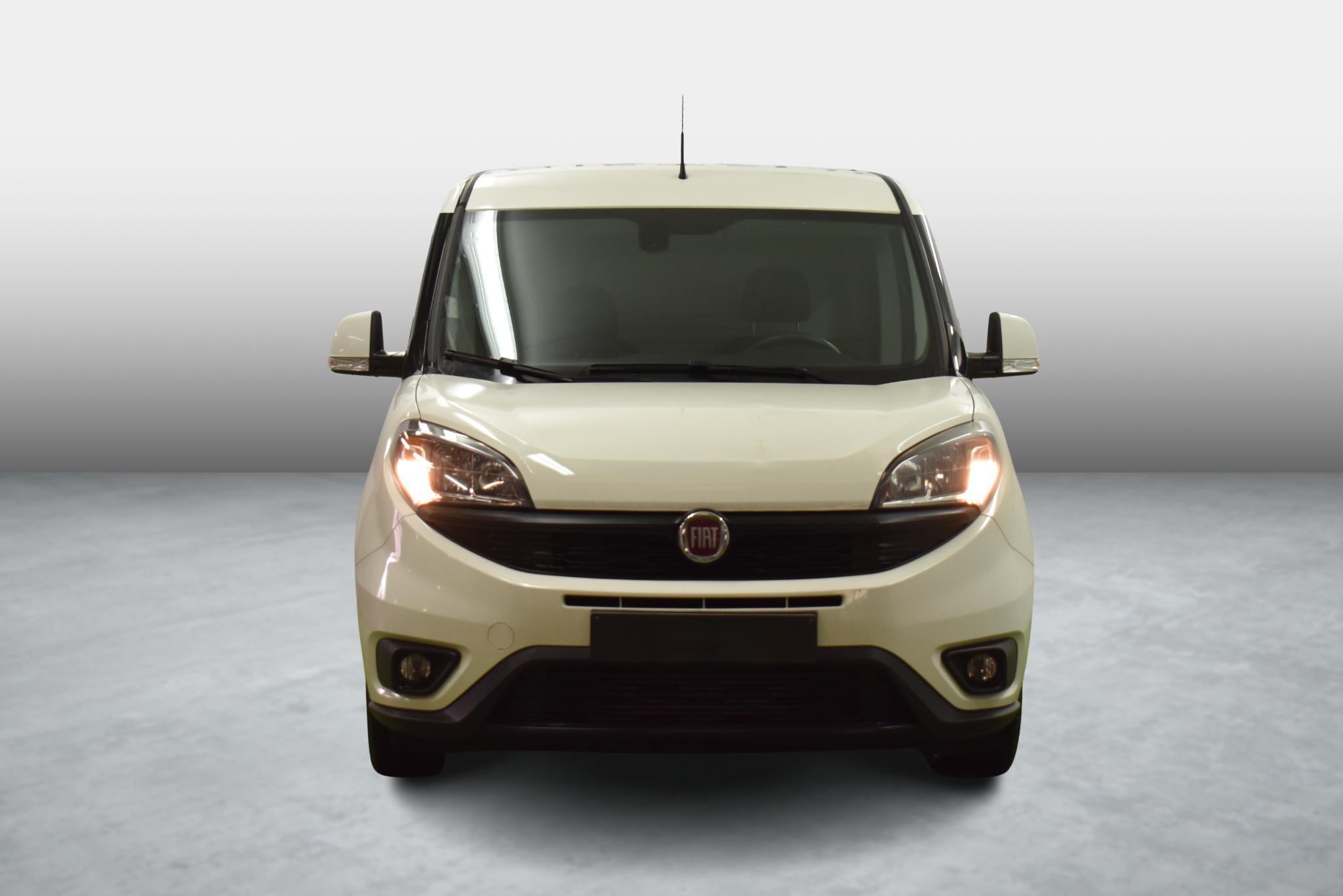 Vehicle gallery image 2