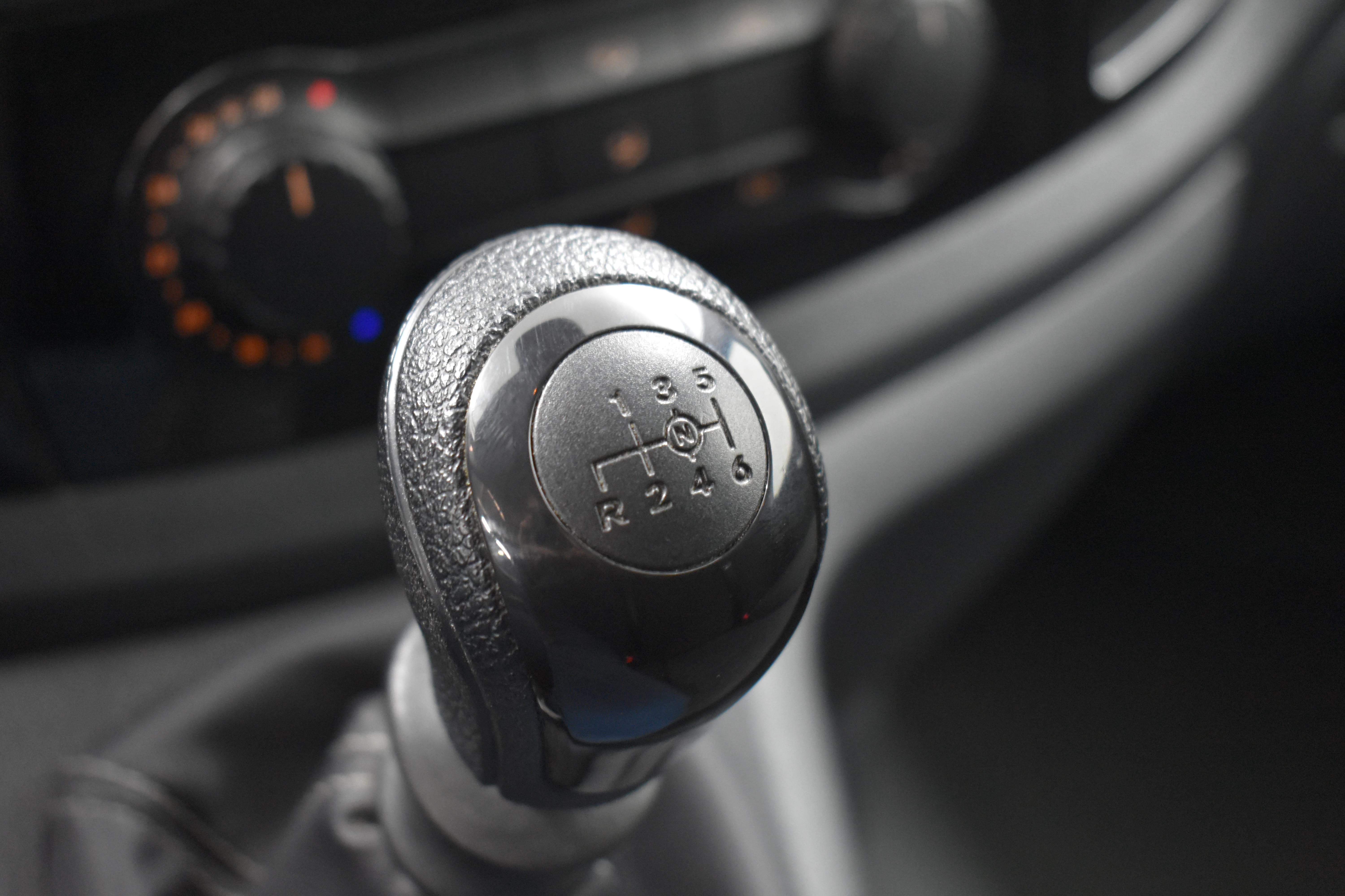 Vehicle gallery image 10