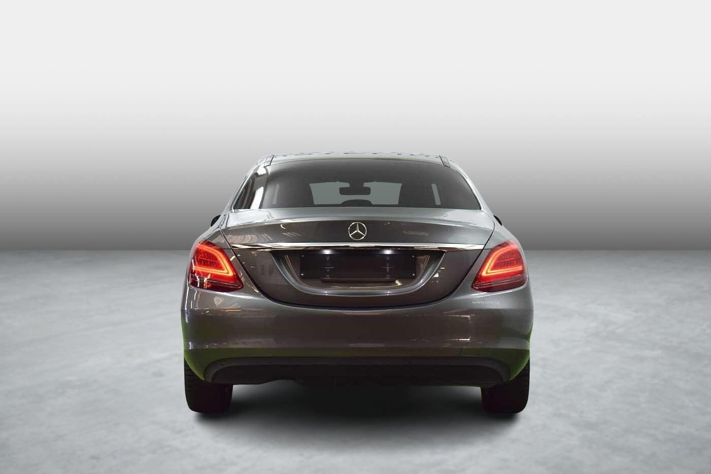 Vehicle gallery image 3